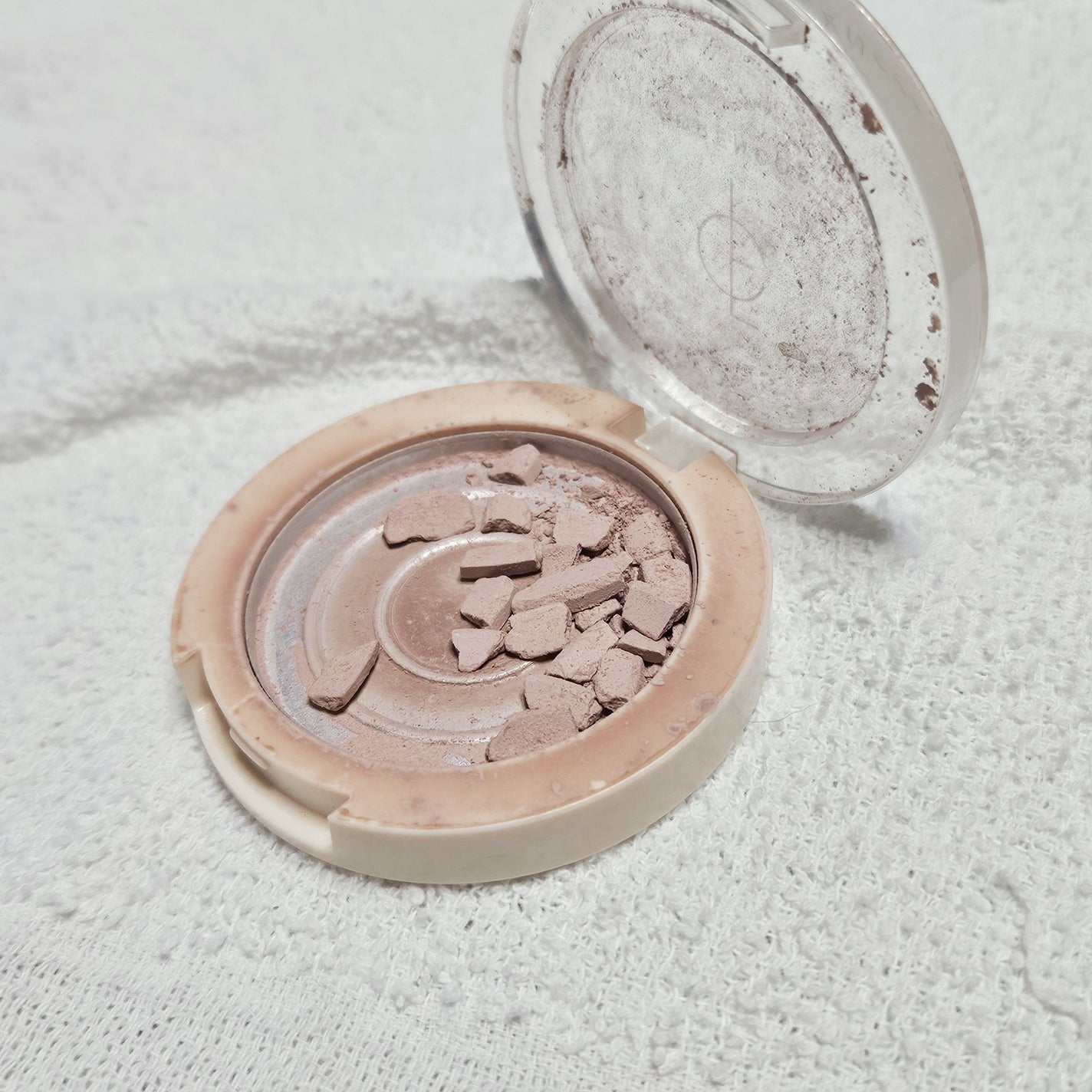 ベアブラッシャー パフ付き/フォレンコス/パウダーチークを使ったクチコミ(1枚目)