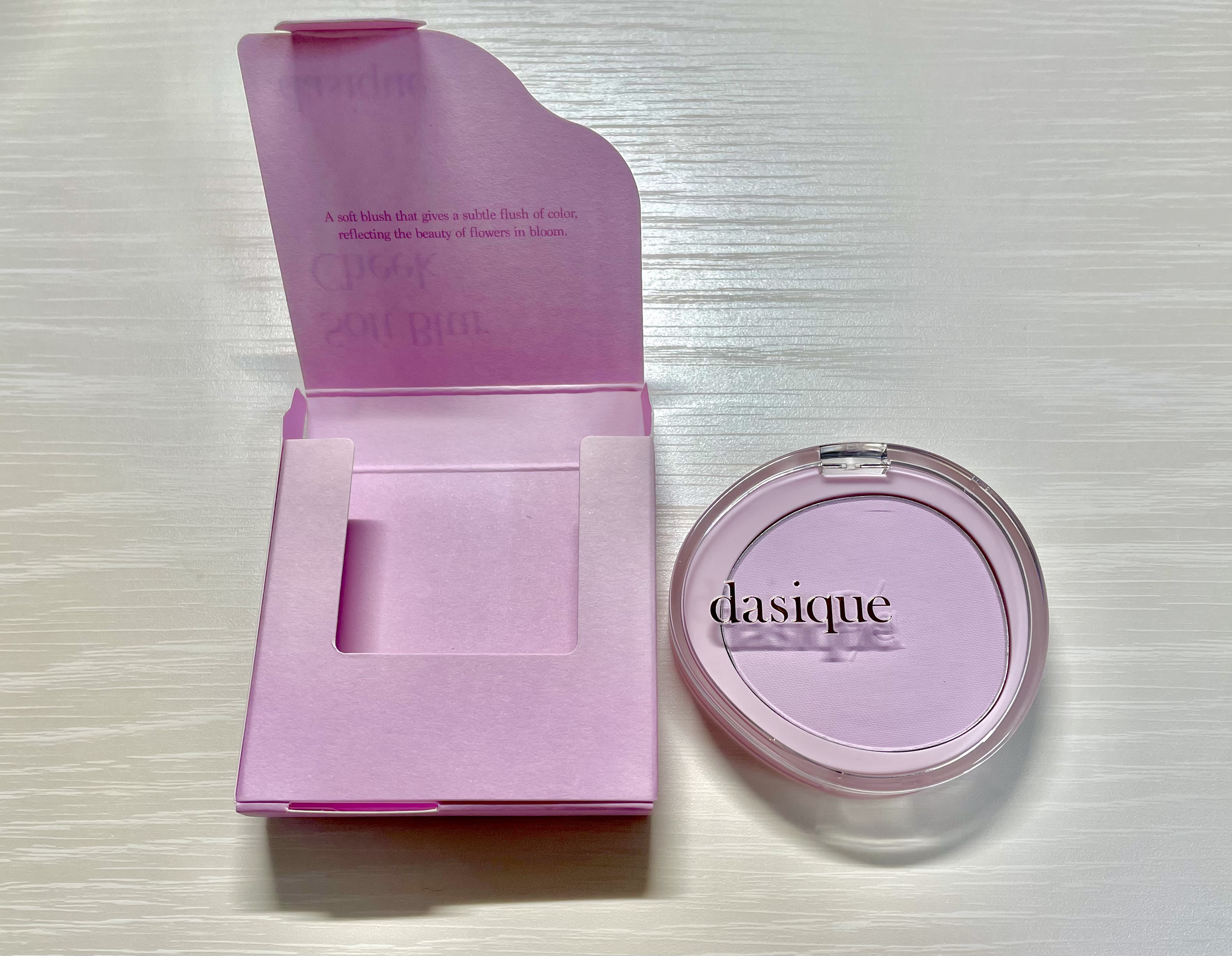 ソフトブラーチーク 06スウィートラベンダー/dasique/パウダーチークを使ったクチコミ（1枚目）