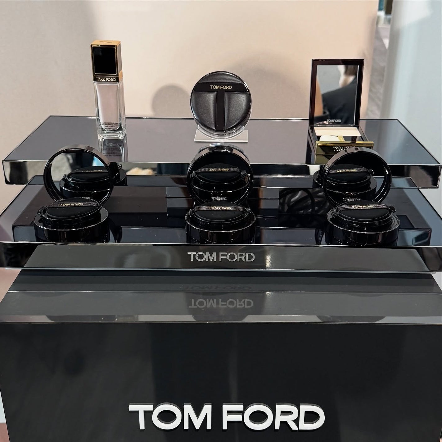 アーキテクチャー ソフト マット ブラーリング クッション ファンデーション/TOM FORD BEAUTY/クッションファンデーションを使ったクチコミ(8枚目)
