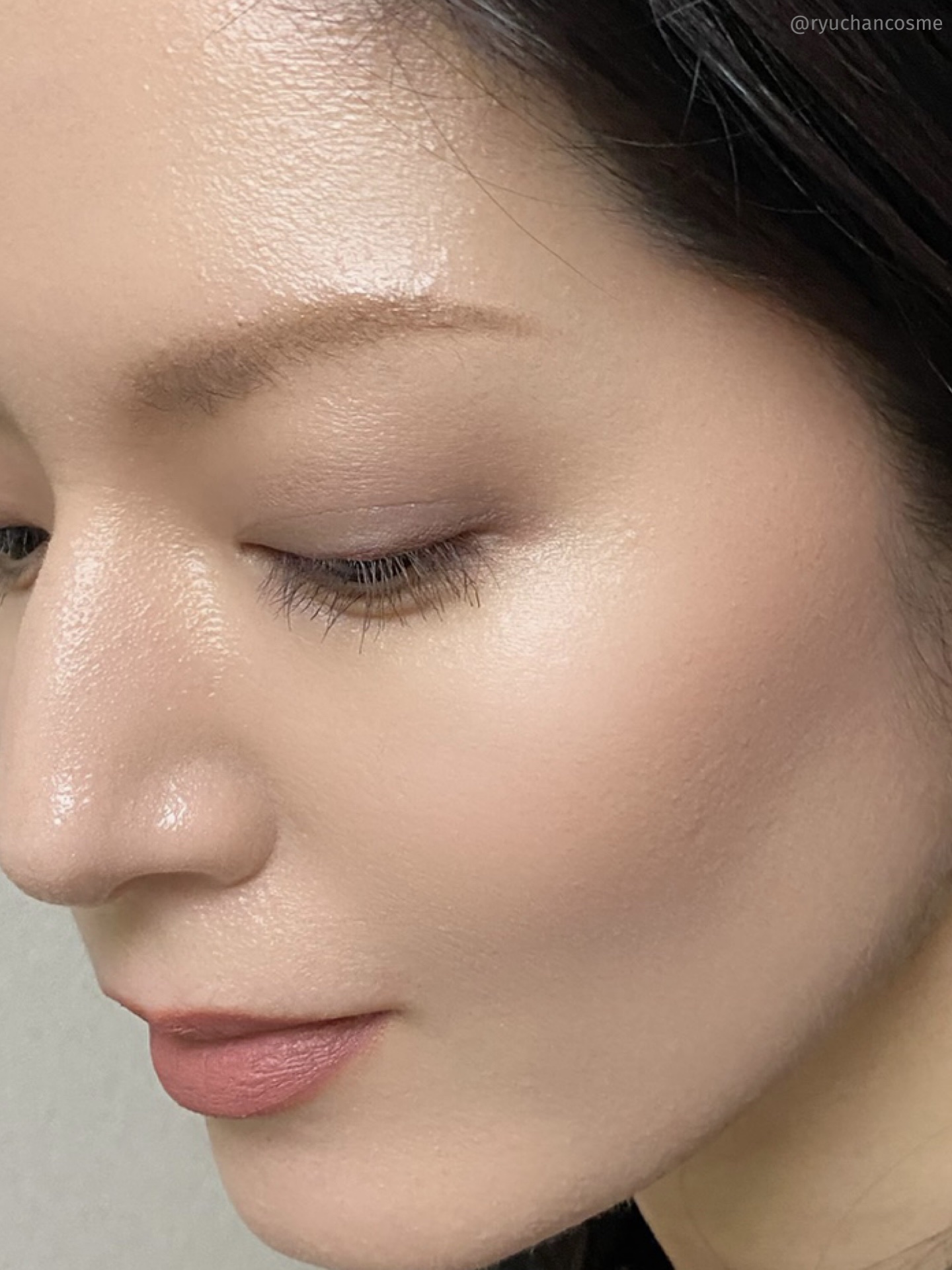 RMK インフィニシェイド シングル アイシャドウ 01 スムーススモーク(M) /RMK/単色アイシャドウを使ったクチコミ（3枚目）