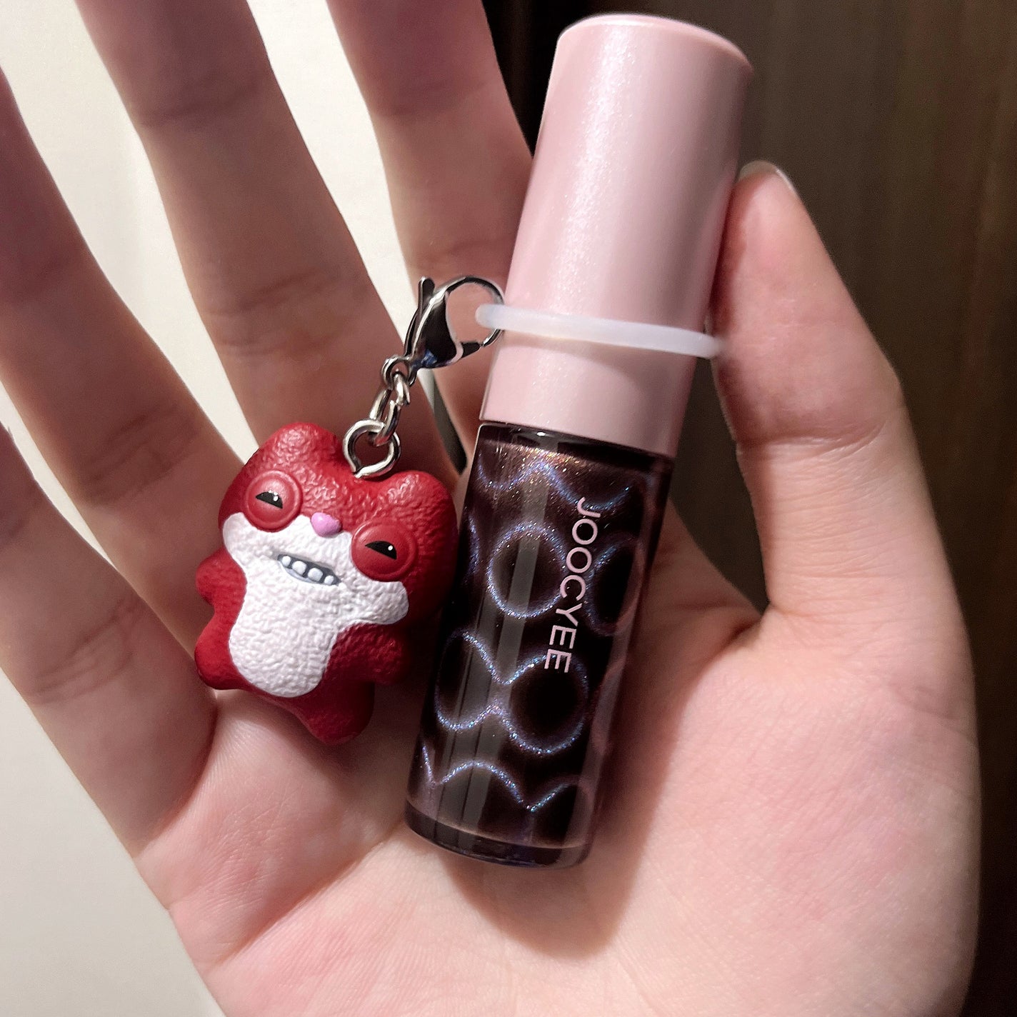 ホログラフィックグローリップグロス/Joocyee/リップグロスを使ったクチコミ(1枚目)