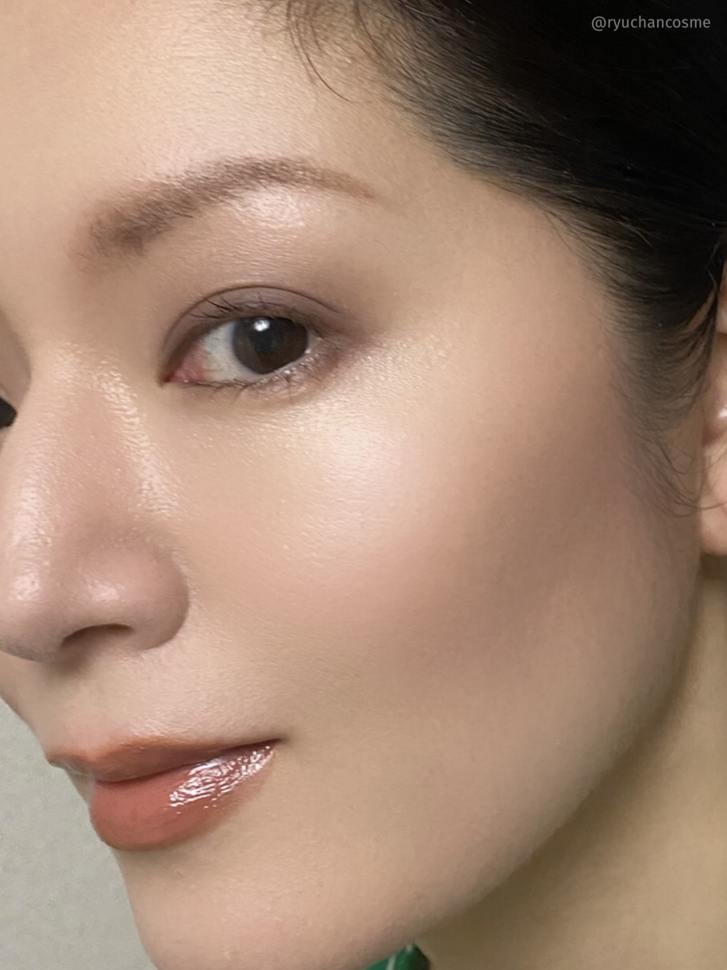 RMK インフィニシェイド シングル アイシャドウ 01 スムーススモーク(M) /RMK/単色アイシャドウを使ったクチコミ（3枚目）