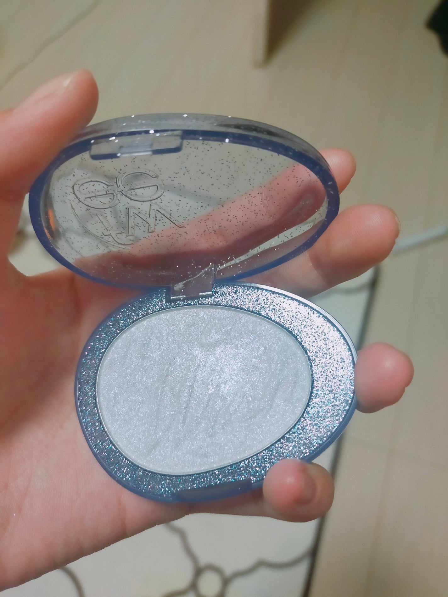 フィー グリッツストーンハイライター/fwee/パウダーハイライトを使ったクチコミ(1枚目)