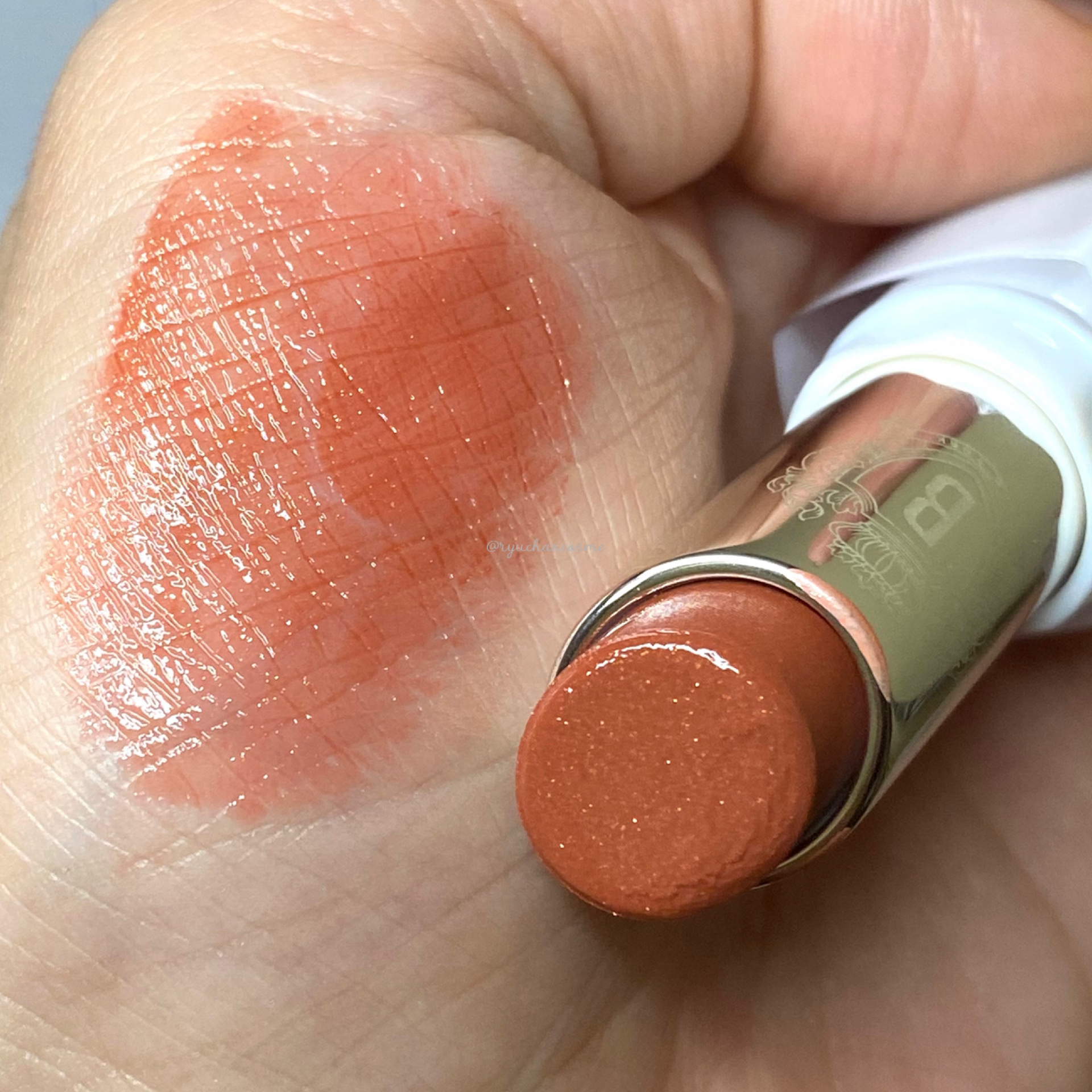 エクストラ カラー シャイン/BOBBI BROWN/口紅を使ったクチコミ（3枚目）