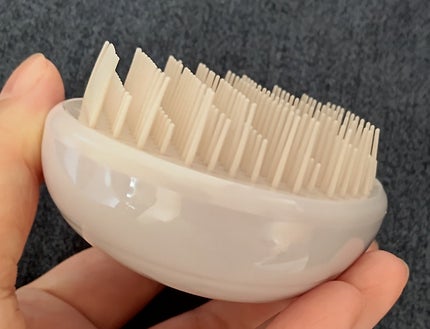 フランフラン ファンファン アンタングルヘアブラシのクチコミ「何気に風の強い日が多いですね🍃
梅雨入りもしましたし…
って、もう梅雨明けしそうですが髪の毛が.....」(1枚目)