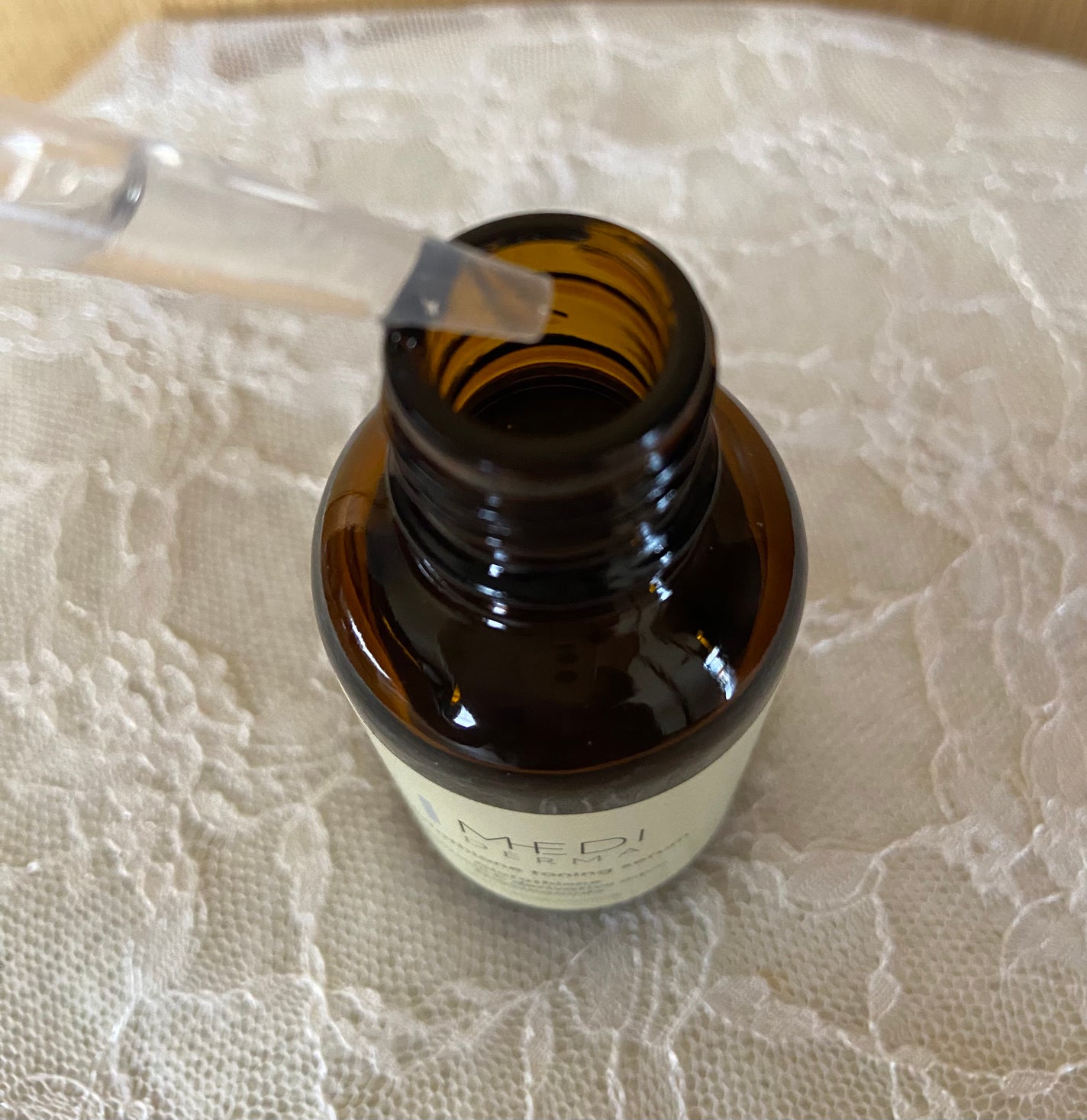 min on LIPS 「メディダーマ グルタチオントーニングセラム美容液 30mLツヤ..」(2枚目)