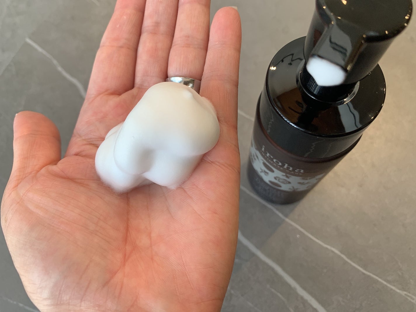 イロハ インティメートウォッシュ フォームタイプ よもぎブレンドの香り/iroha INTIMATE CARE/デリケートゾーンケアを使ったクチコミ(2枚目)