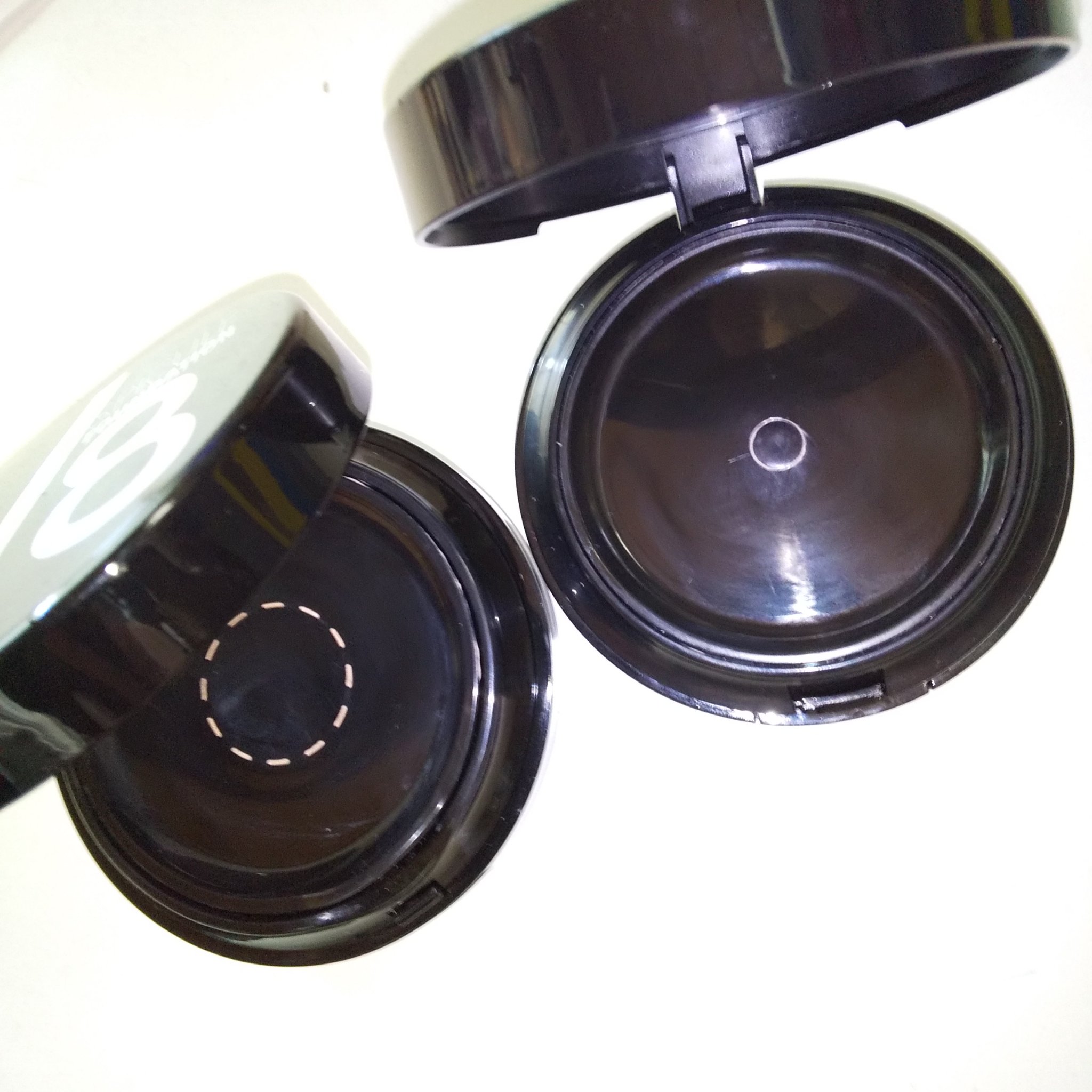 V3 エキサイティングファンデーション/SPICARE/クッションファンデーションを使ったクチコミ（2枚目）