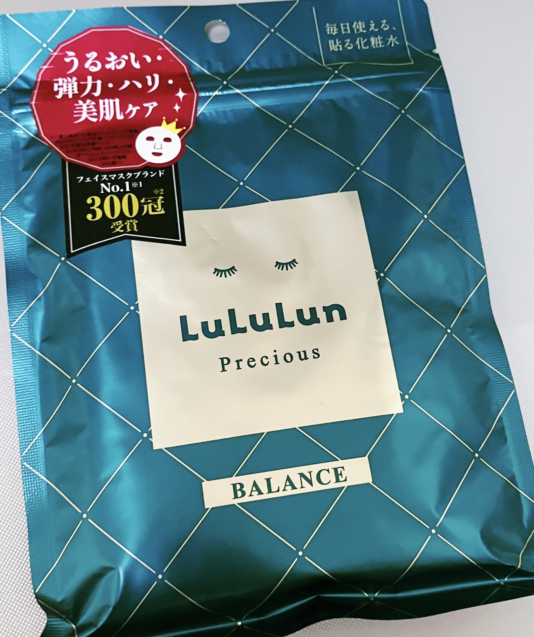 #ドラコスこれ買って 
ルルルンプレシャス GREEN
バランス7枚入

✼••┈┈••✼••┈┈••✼••┈┈••✼••┈┈••✼

肌荒れが酷い時に1週間試してみました！

ピンクのルルルンと着け心地の違いはあまり実感できませんでしたが