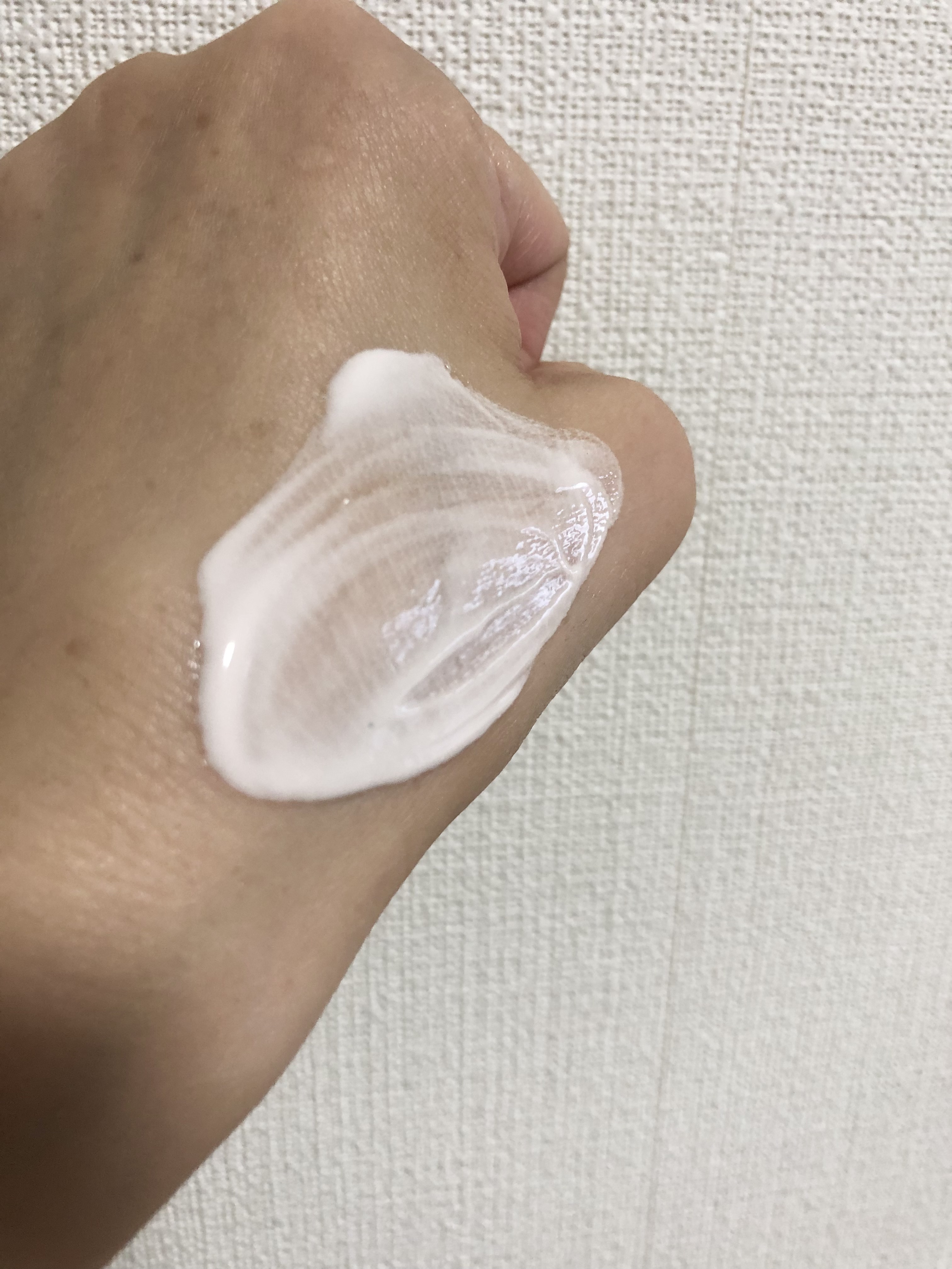 ニベアUV ディープ プロテクト＆ケア トーンアップ エッセンス/ニベア/日焼け止めローションを使ったクチコミ（3枚目）