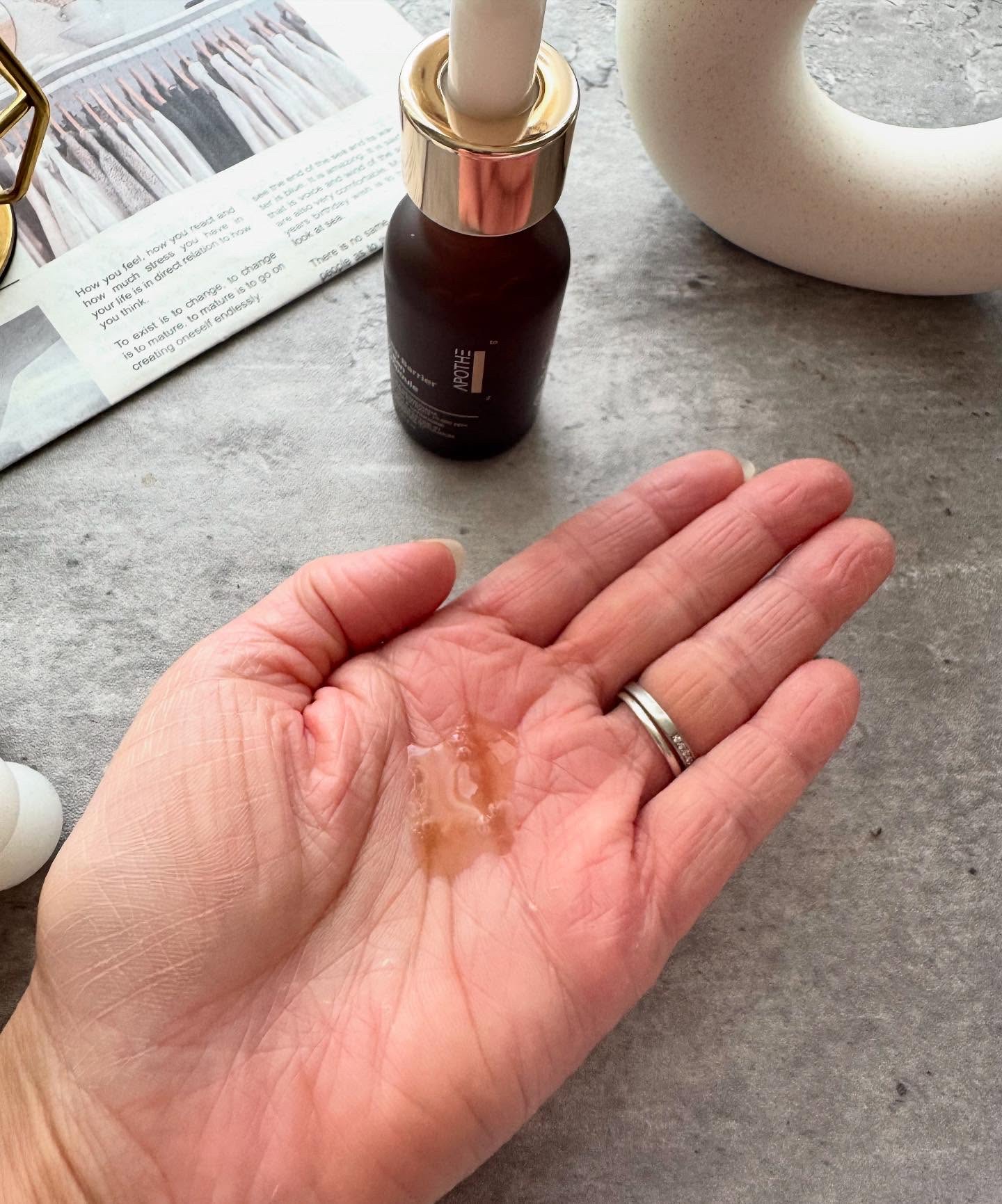 チューリップバリアビーガンアンプル /APOTHE/美容液を使ったクチコミ（3枚目）