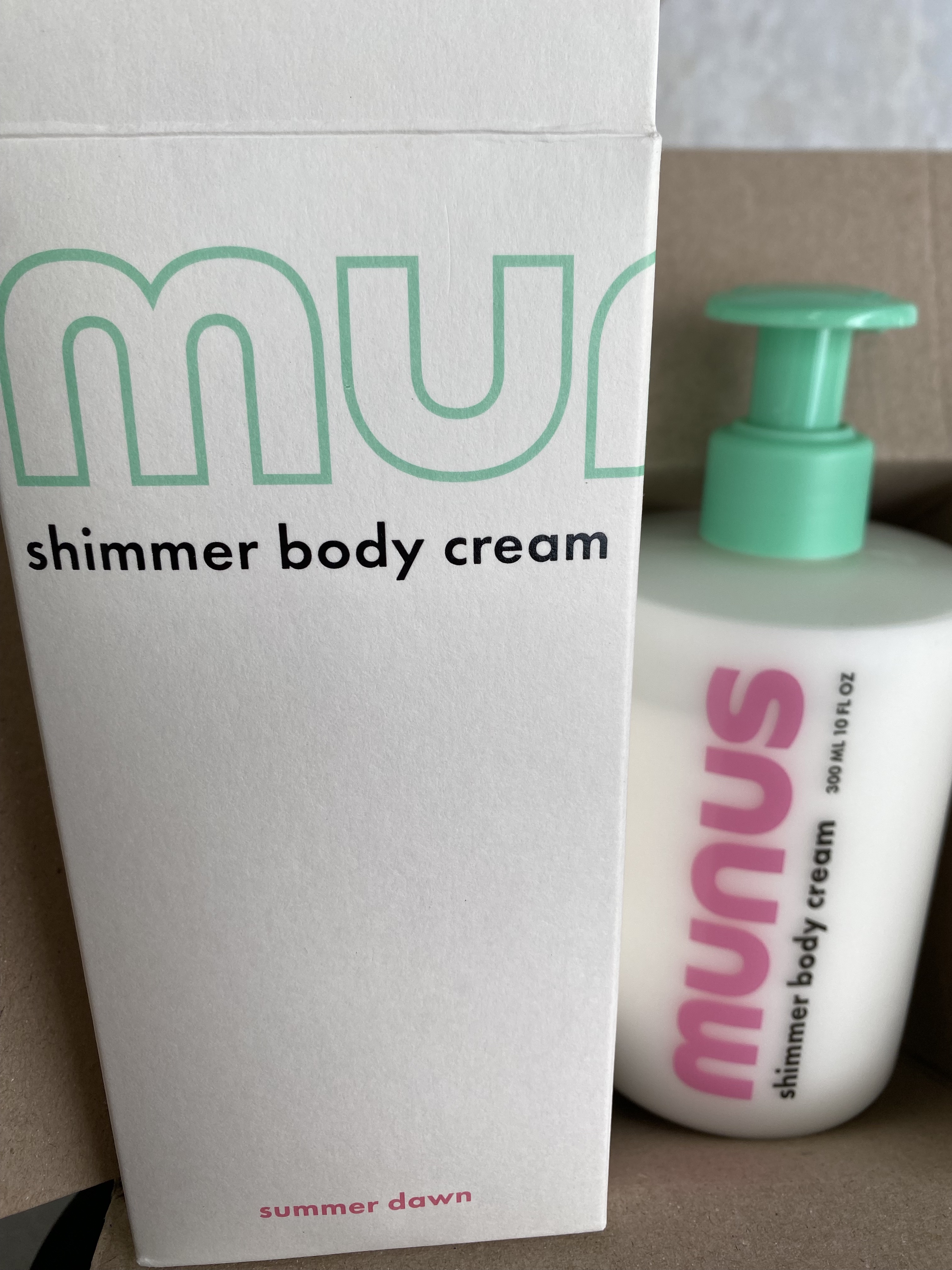 サマーダーンシマーボディークリーム/munus/ボディクリームを使ったクチコミ（2枚目）