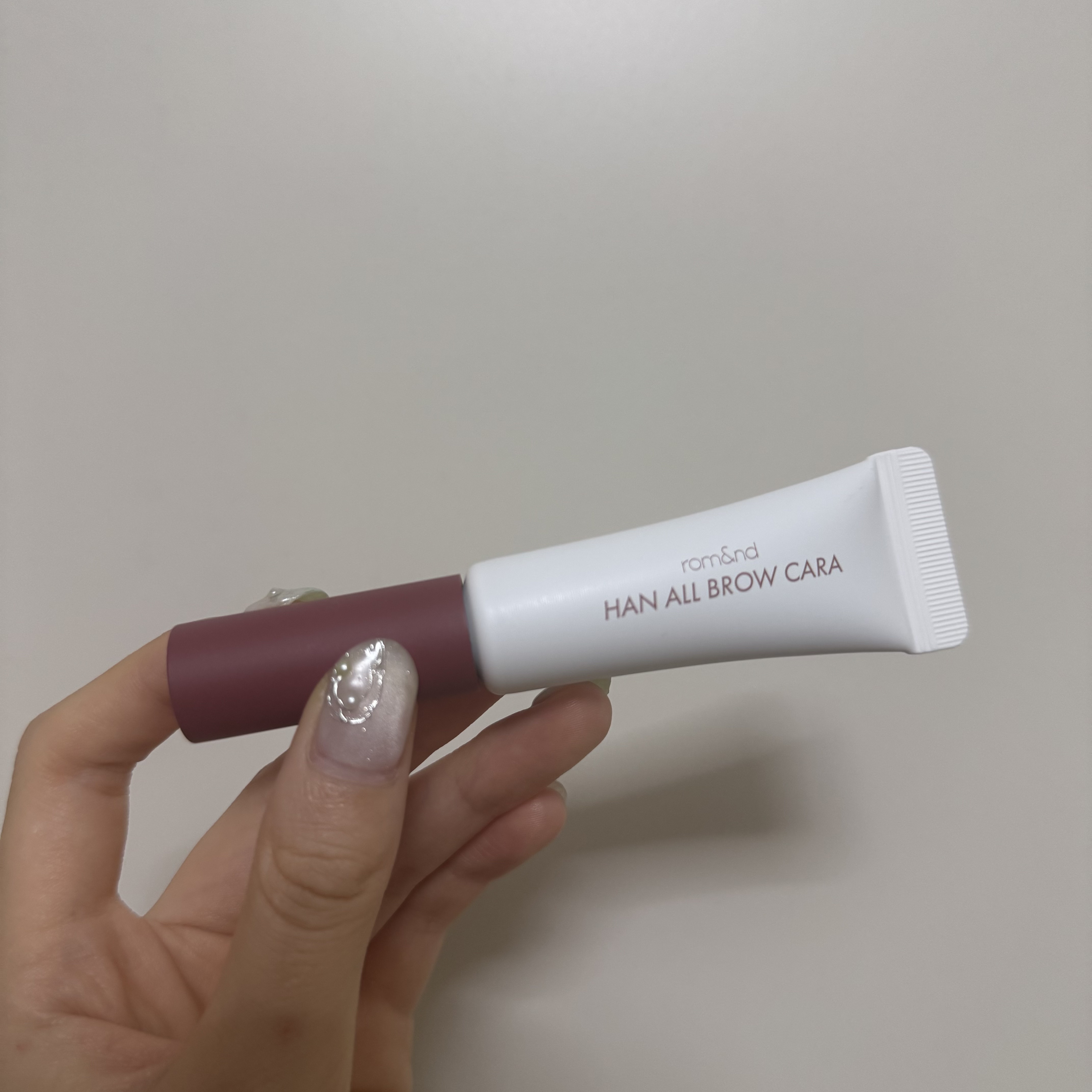 rom&nd ハンオールブロウカラ 06ベリーオーキッド

目元がキリッとしてかなり好き！！
かわいいい