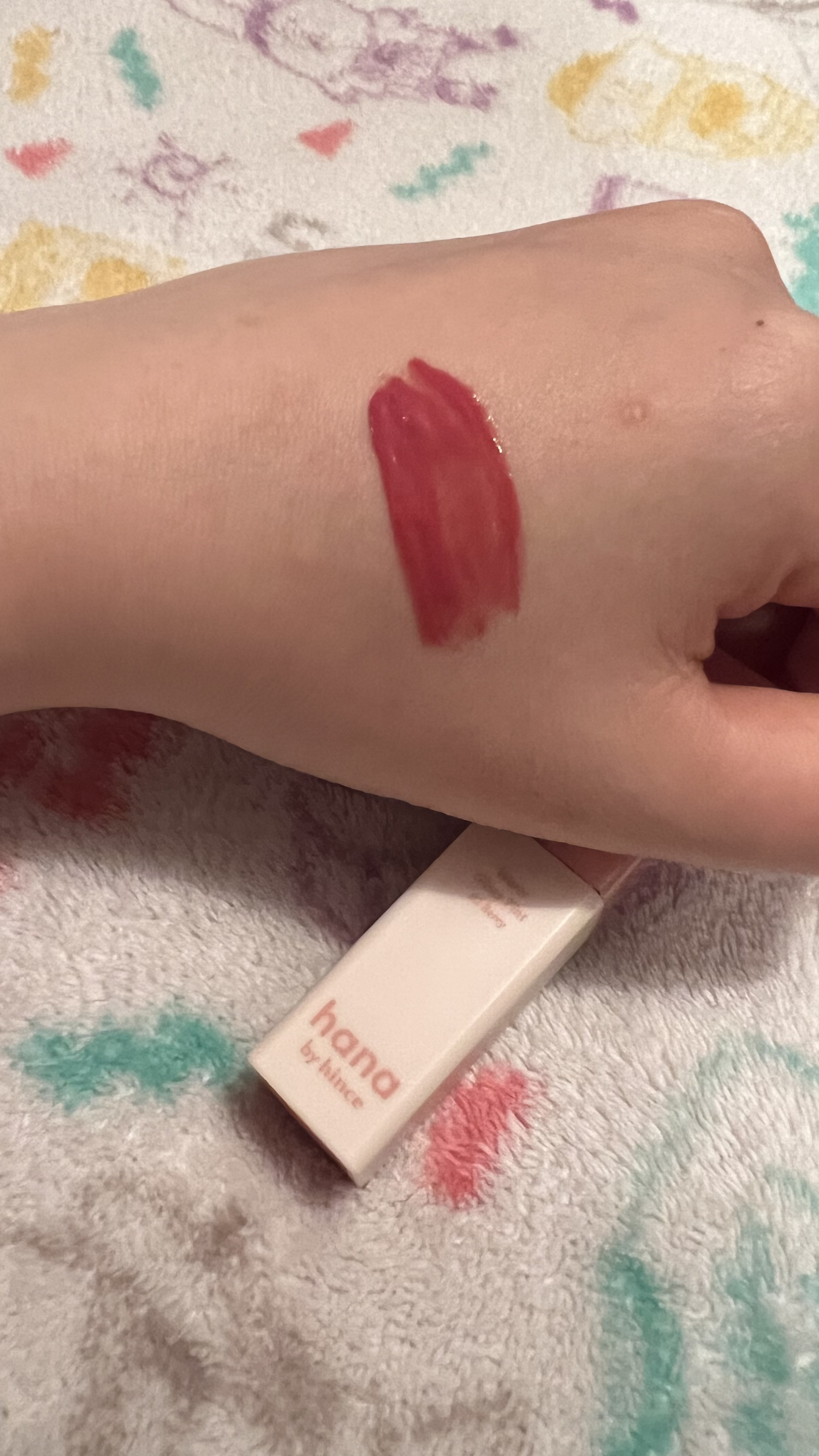 ウォーターグラスティント 02 ベリー/hana by hince/口紅を使ったクチコミ（2枚目）