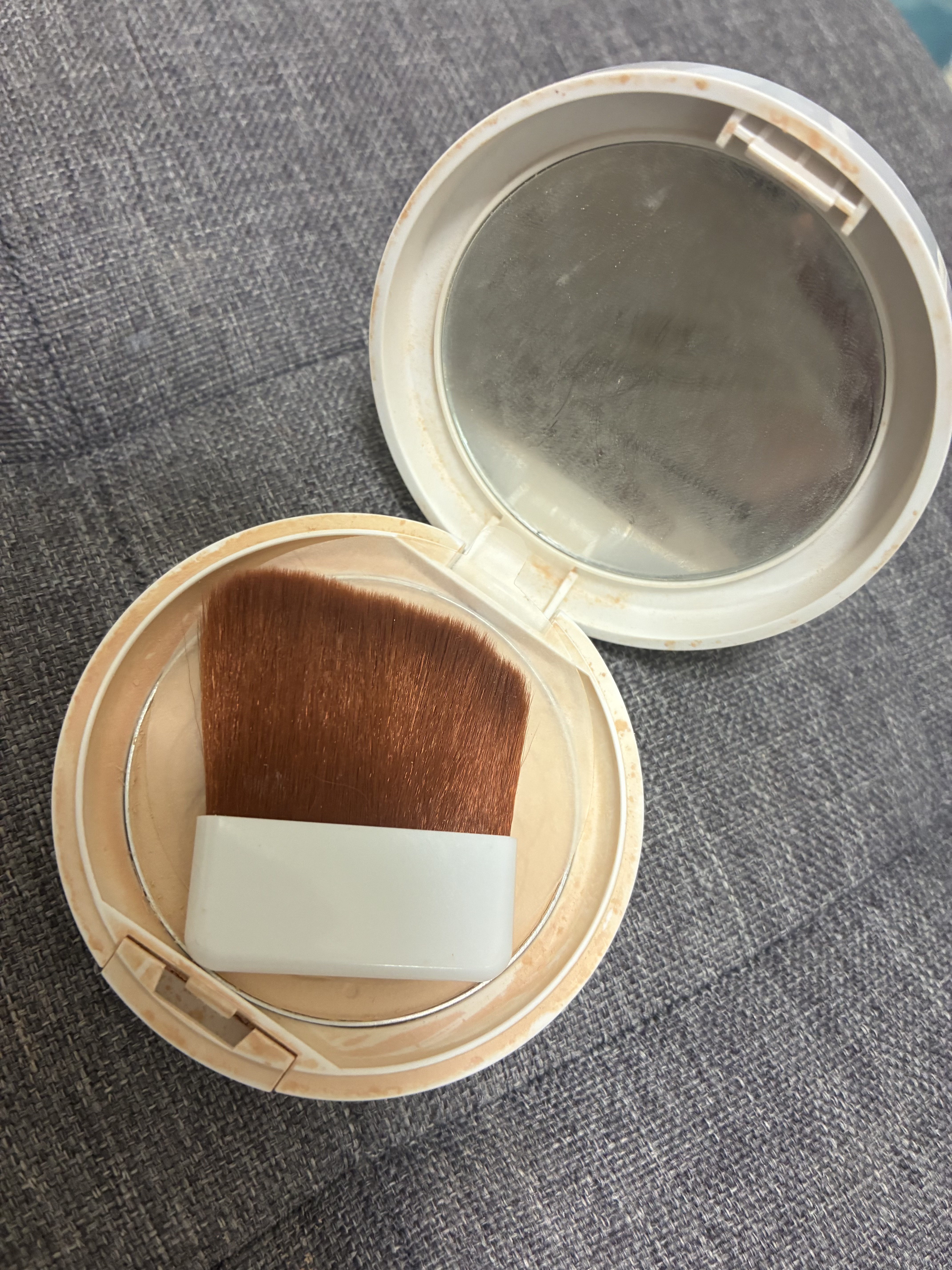 UVシルクカバーパウダー/CEZANNE/プレストパウダーを使ったクチコミ（3枚目）