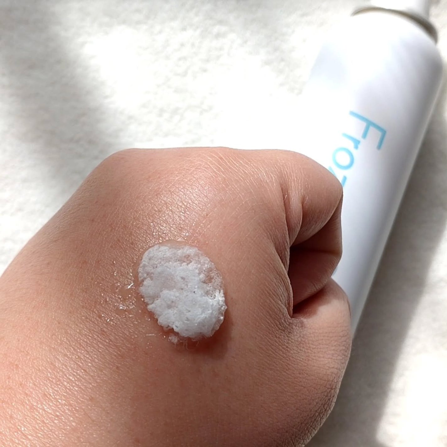 フローズンスプレー ホワイトサボンの香り/スキューズミー/デオドラント・制汗剤を使ったクチコミ(4枚目)