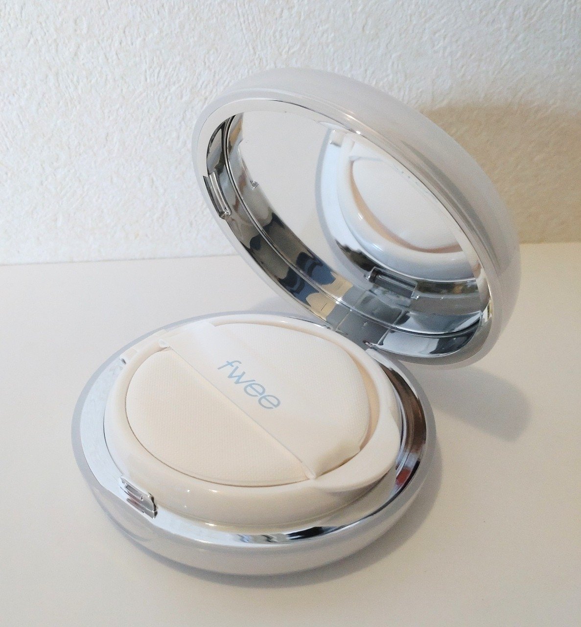 フィー クッションガラスオリジナル/fwee/クッションファンデーションを使ったクチコミ（2枚目）