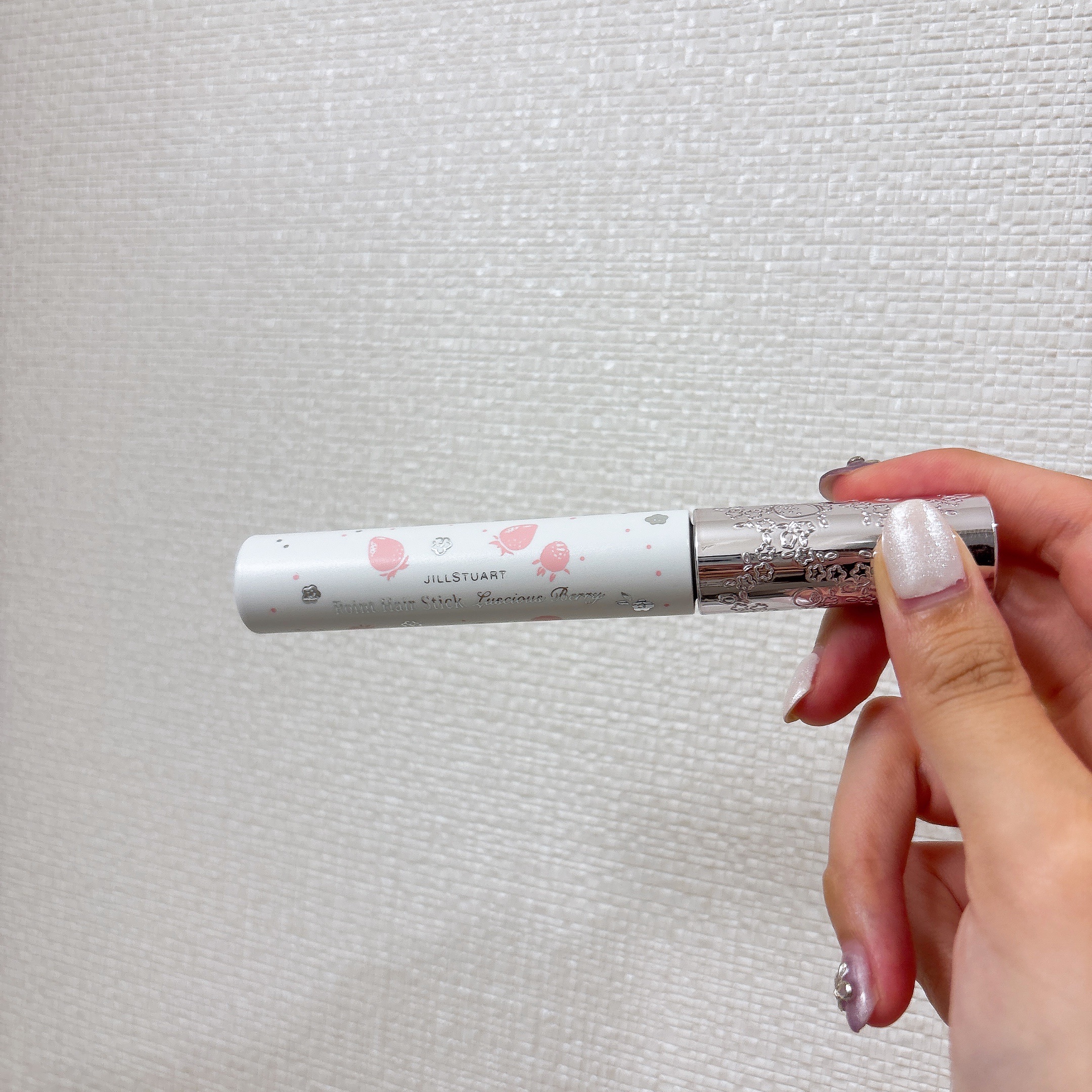 JILL STUART ジルスチュアート ラシャスベリー ポイントヘアスティックのクチコミ「JILL STUART新作 限定
お直しアイテム ヘアスティック

【商品】
JILL STU.....」（2枚目）