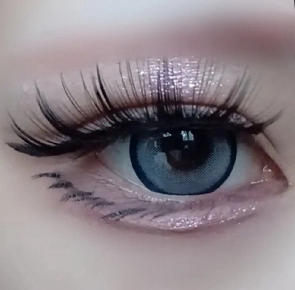 グリッターライナー(MFL リキッドアイシャドウ)/moitiful/グリッターを使ったクチコミ（2枚目）