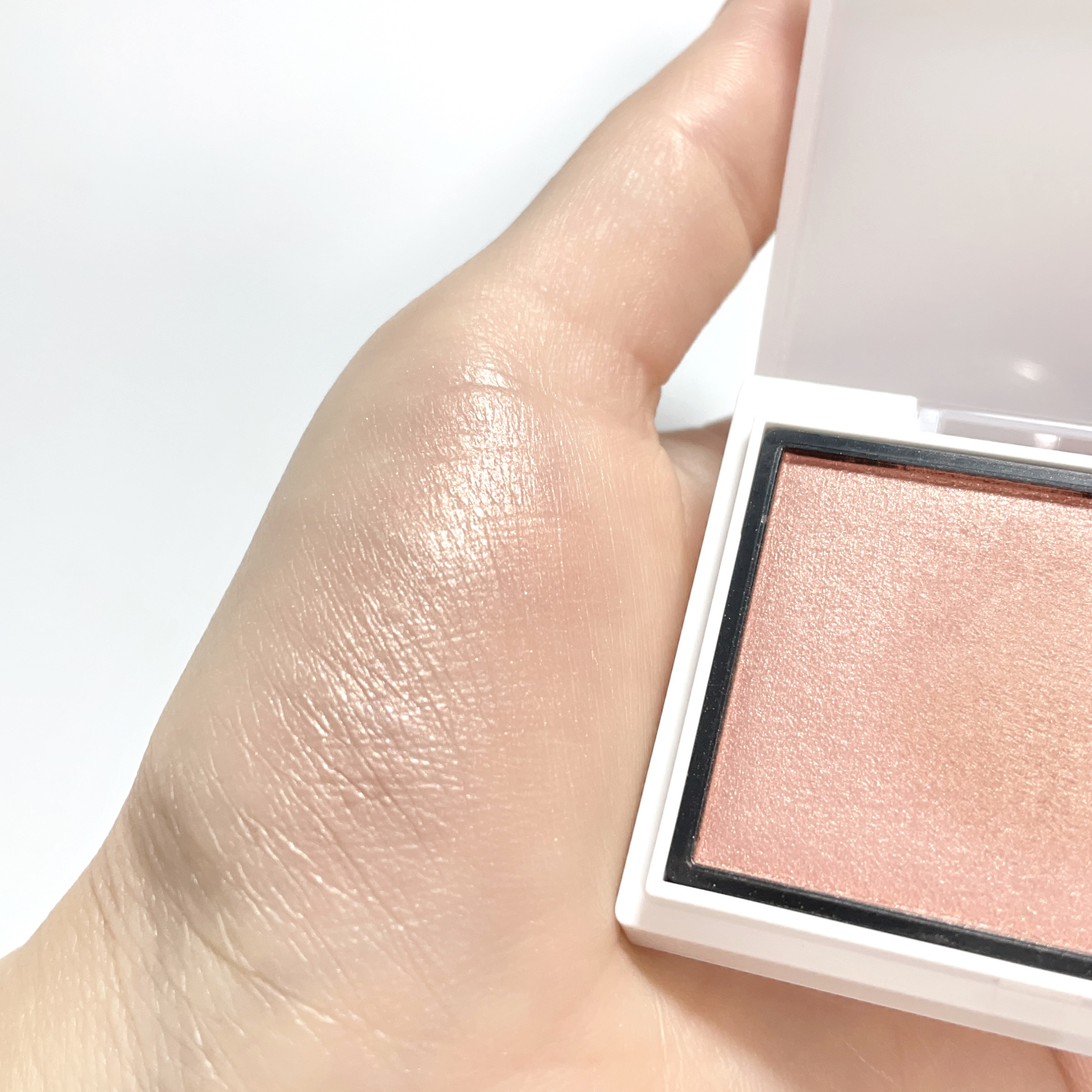 メロウメルティングチーク/Enamor/パウダーチークを使ったクチコミ（1枚目）