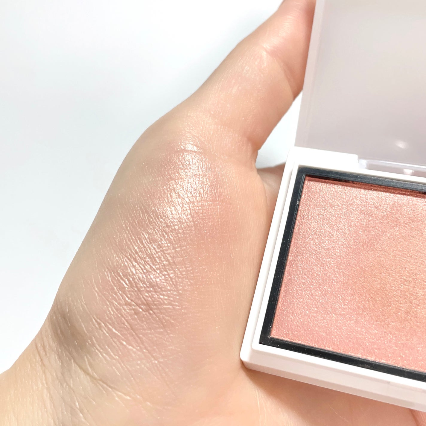 メロウメルティングチーク/Enamor/パウダーチークを使ったクチコミ(1枚目)