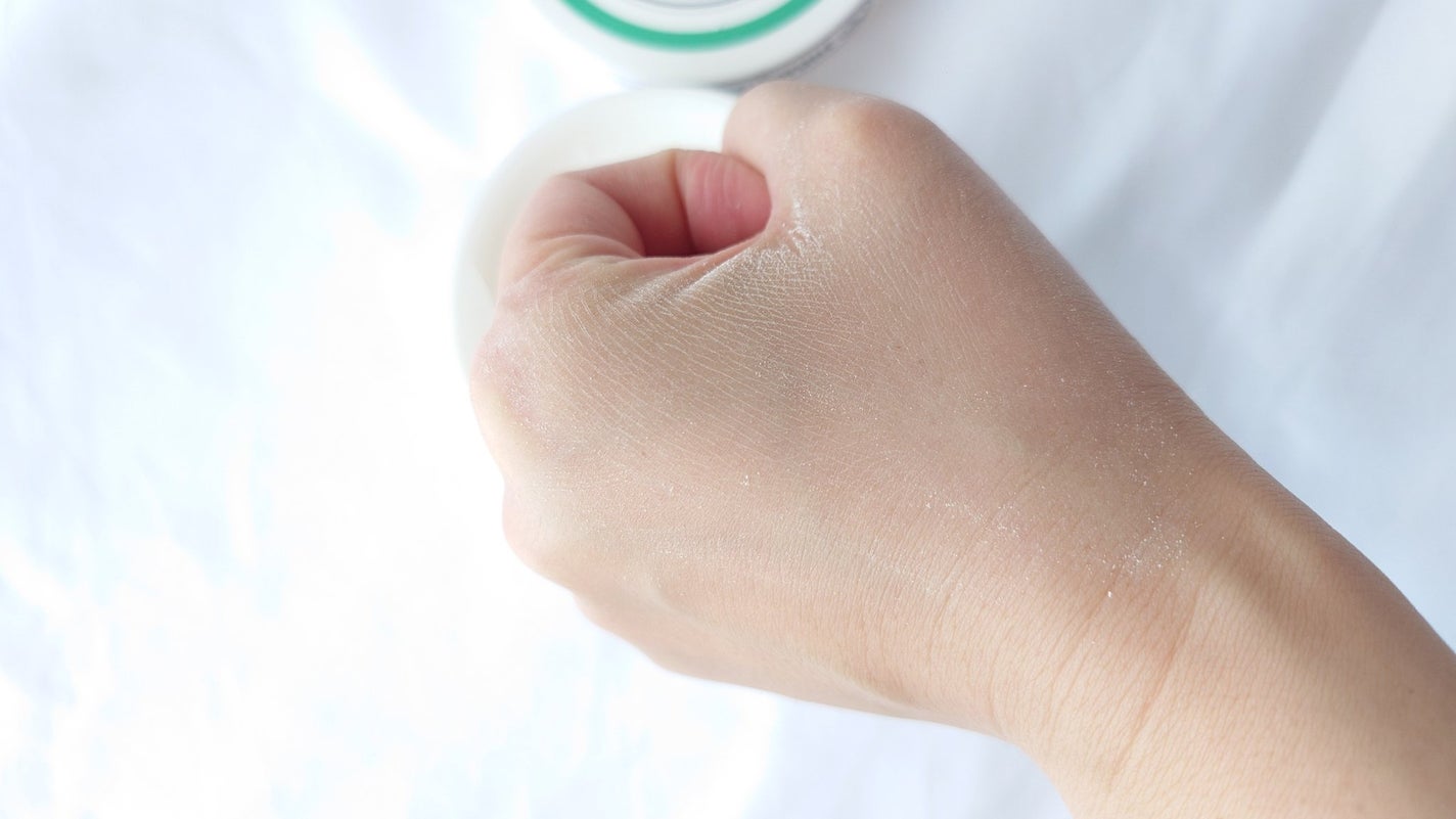 薬用さらさらデオドラントパウダー/デオナチュレ/デオドラント・制汗剤を使ったクチコミ(4枚目)