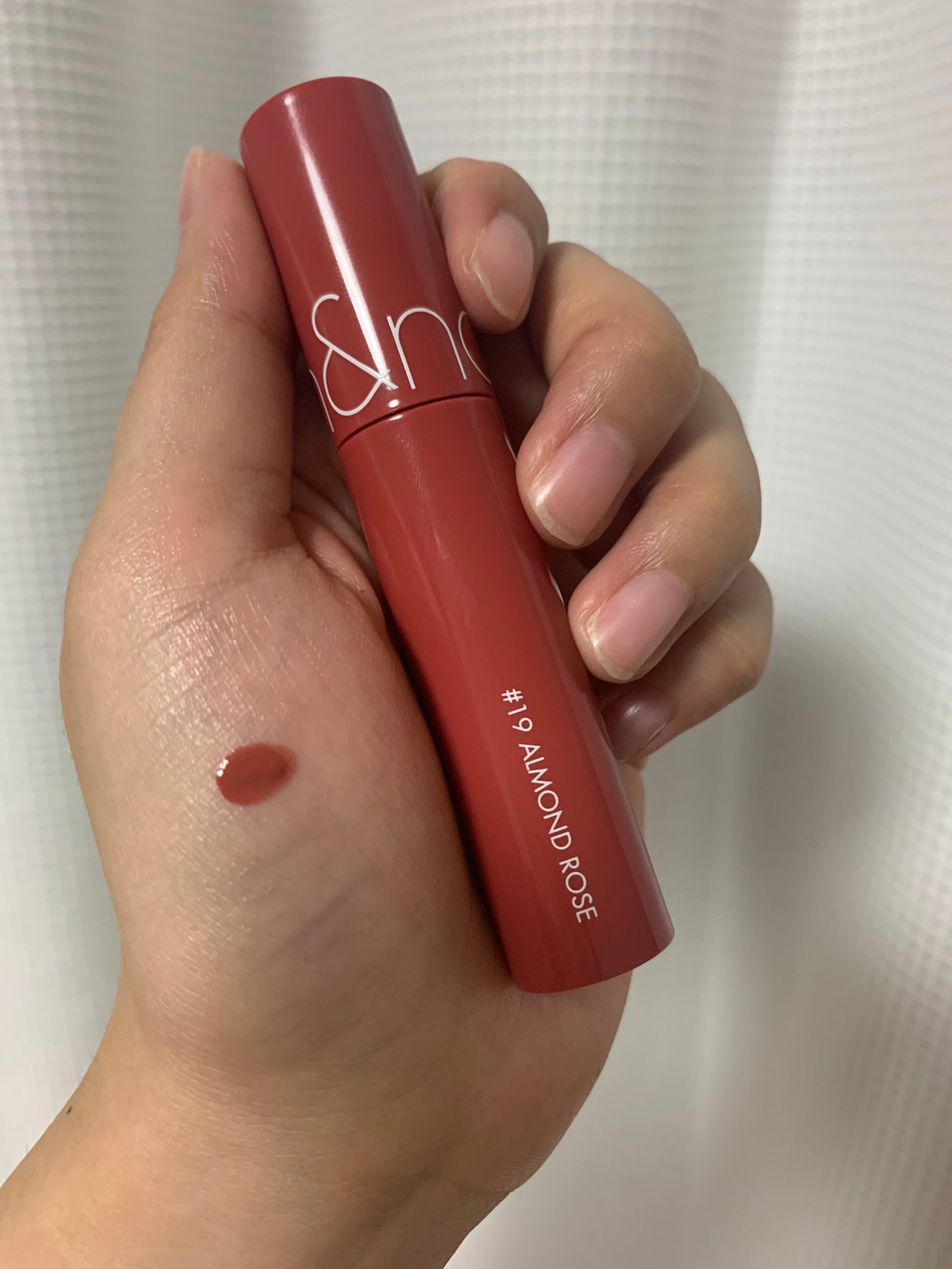 ジューシーラスティングティント/rom&nd/リップティントを使ったクチコミ(1枚目)