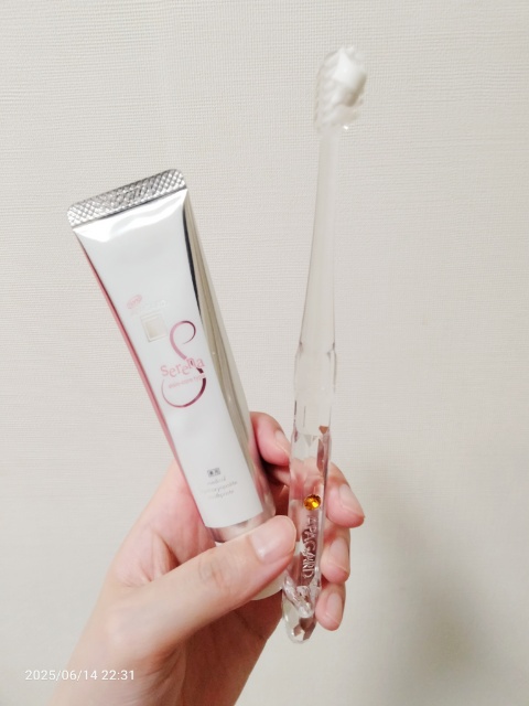 アパガードクリスタル歯ブラシ/アパガード/歯ブラシを使ったクチコミ（3枚目）