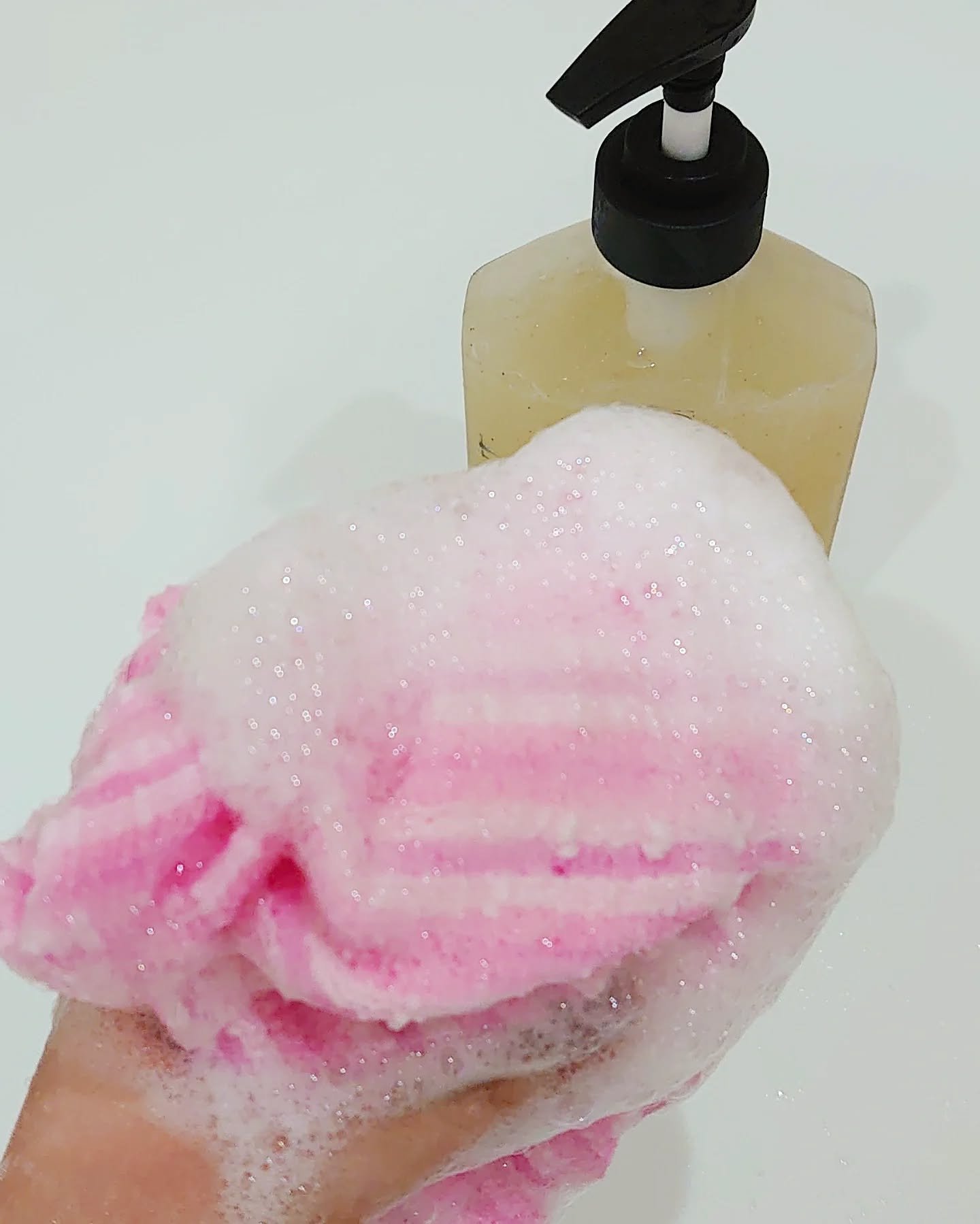 スクラブボディウォッシュ ホワイトシャツ リネンコットン/LUV SCENT/ボディスクラブを使ったクチコミ（3枚目）