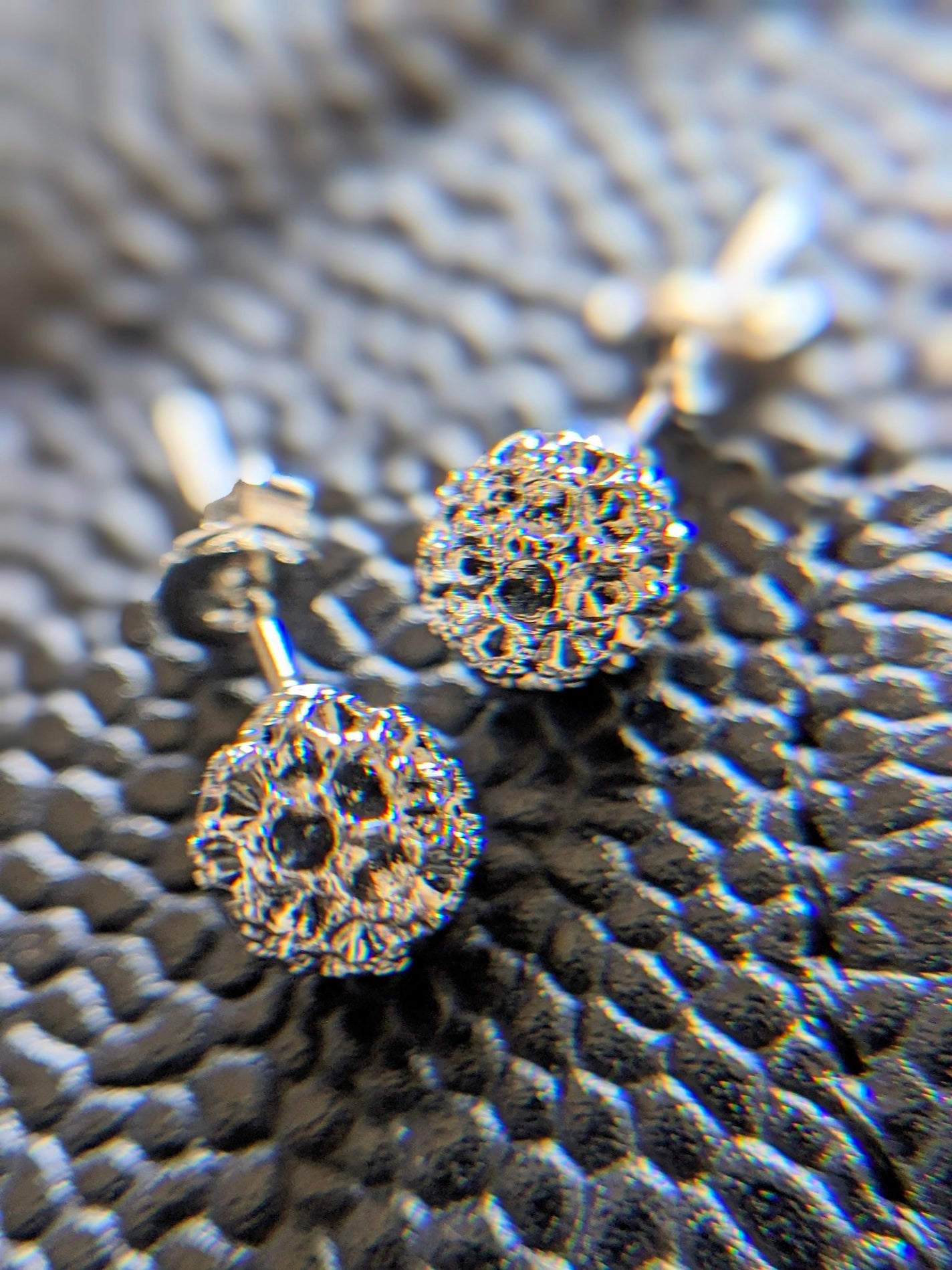 コスメ大好き☆きらら on LIPS 「スカシ玉ピアスを使ってみました✨コロンとした形の丸いピアス♡小..」(3枚目)