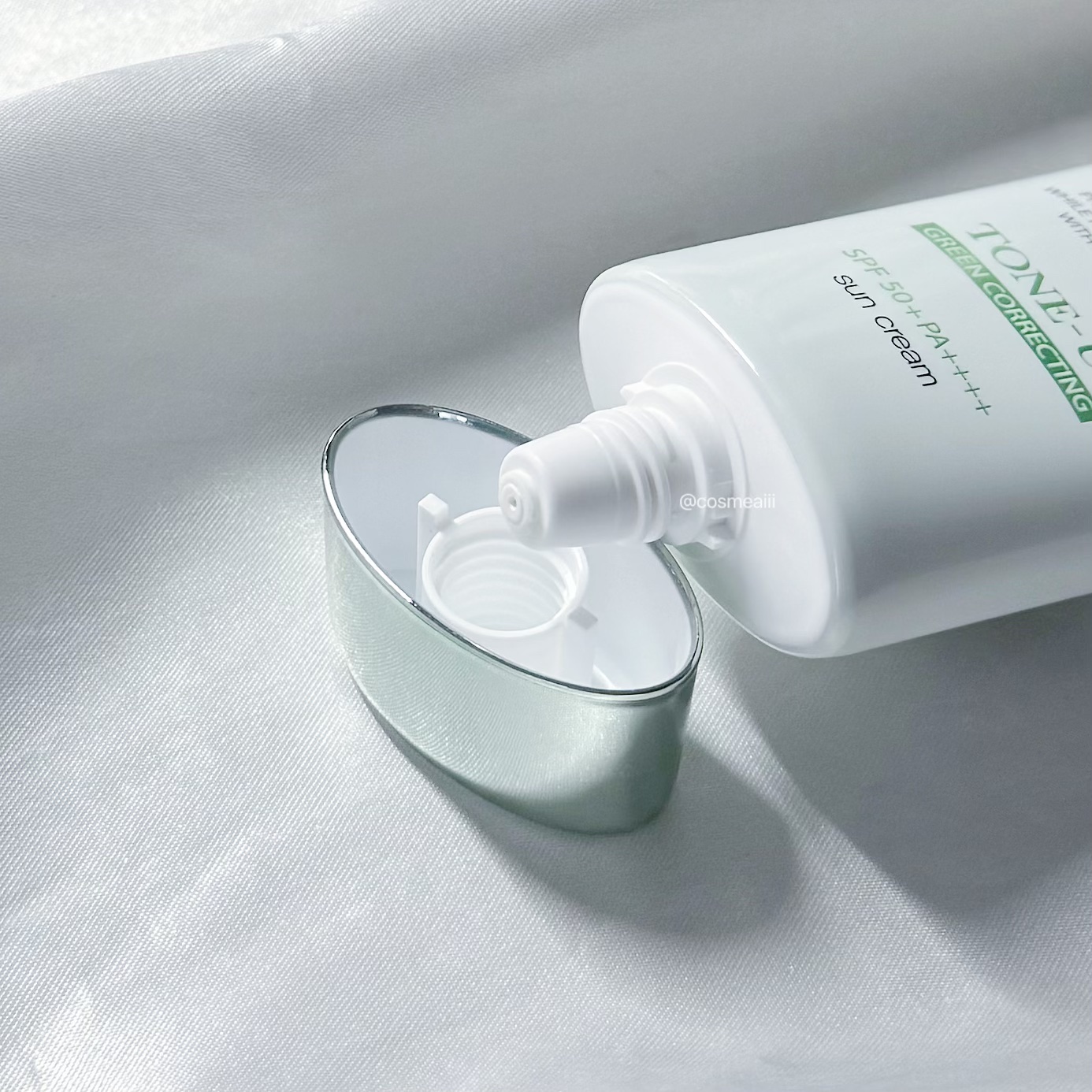 ダルバ ウォータフル トーンアップ サンクリーム(パープル)/ダルバ/日焼け止めクリームを使ったクチコミ（3枚目）