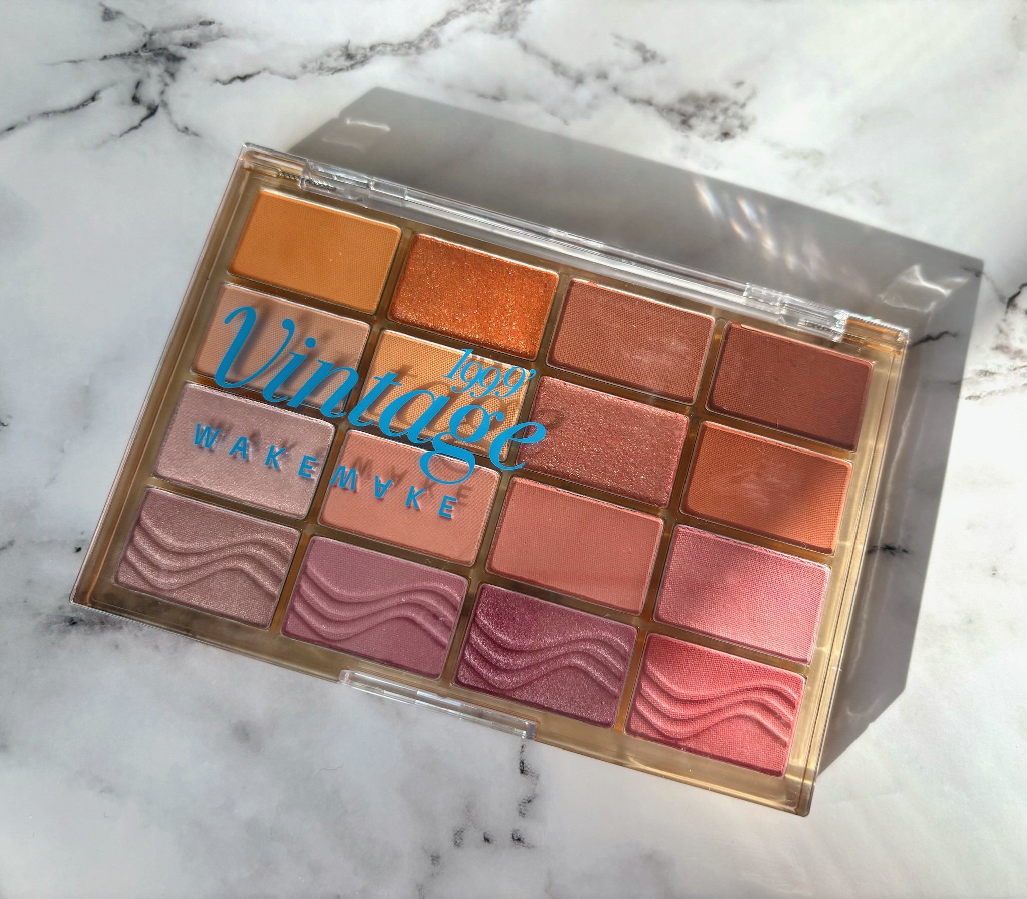 ソフトブラーリングアイパレット/wakemake/アイシャドウパレットを使ったクチコミ（3枚目）