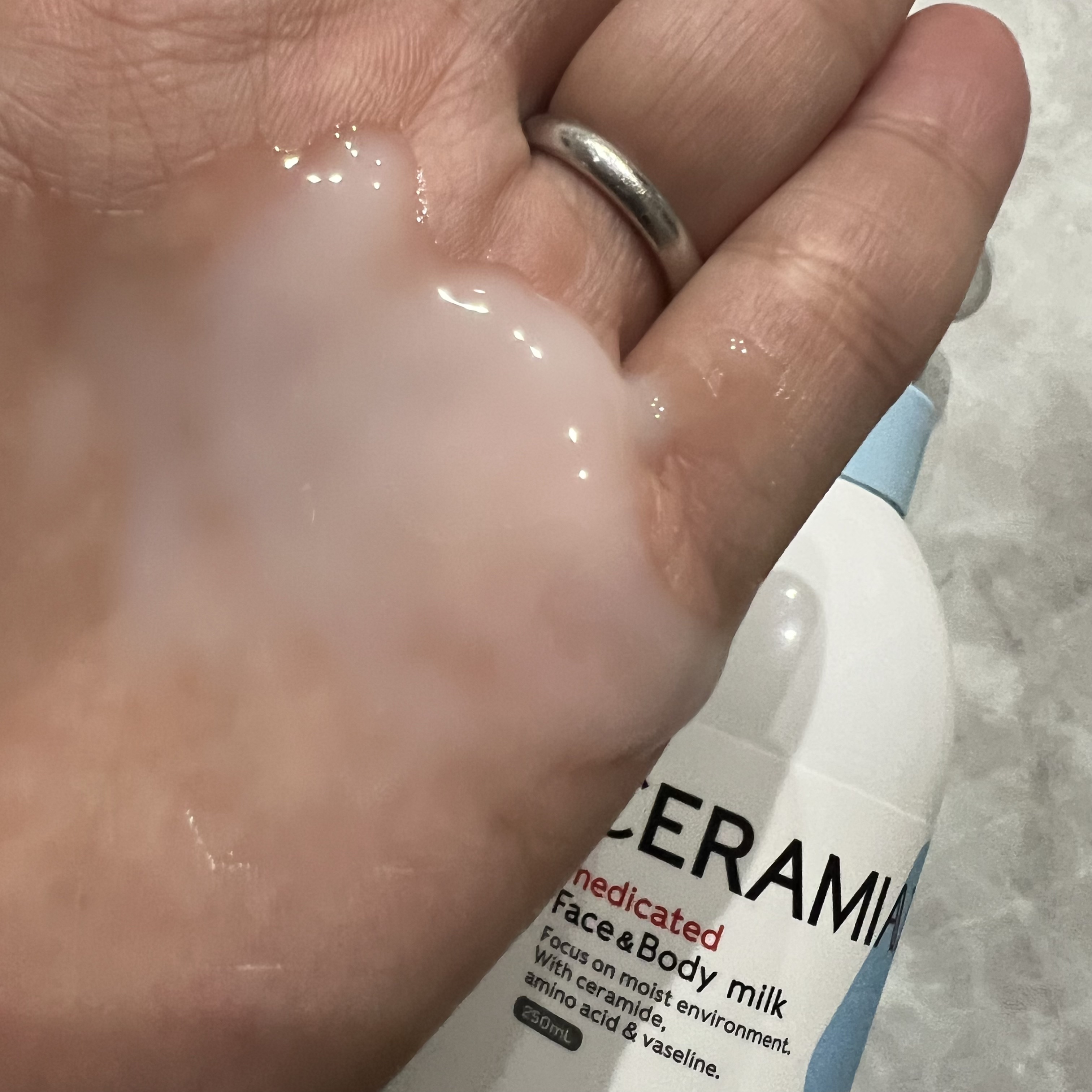セラミエイド 薬用スキンミルク/セラミエイド/ボディミルクを使ったクチコミ（3枚目）