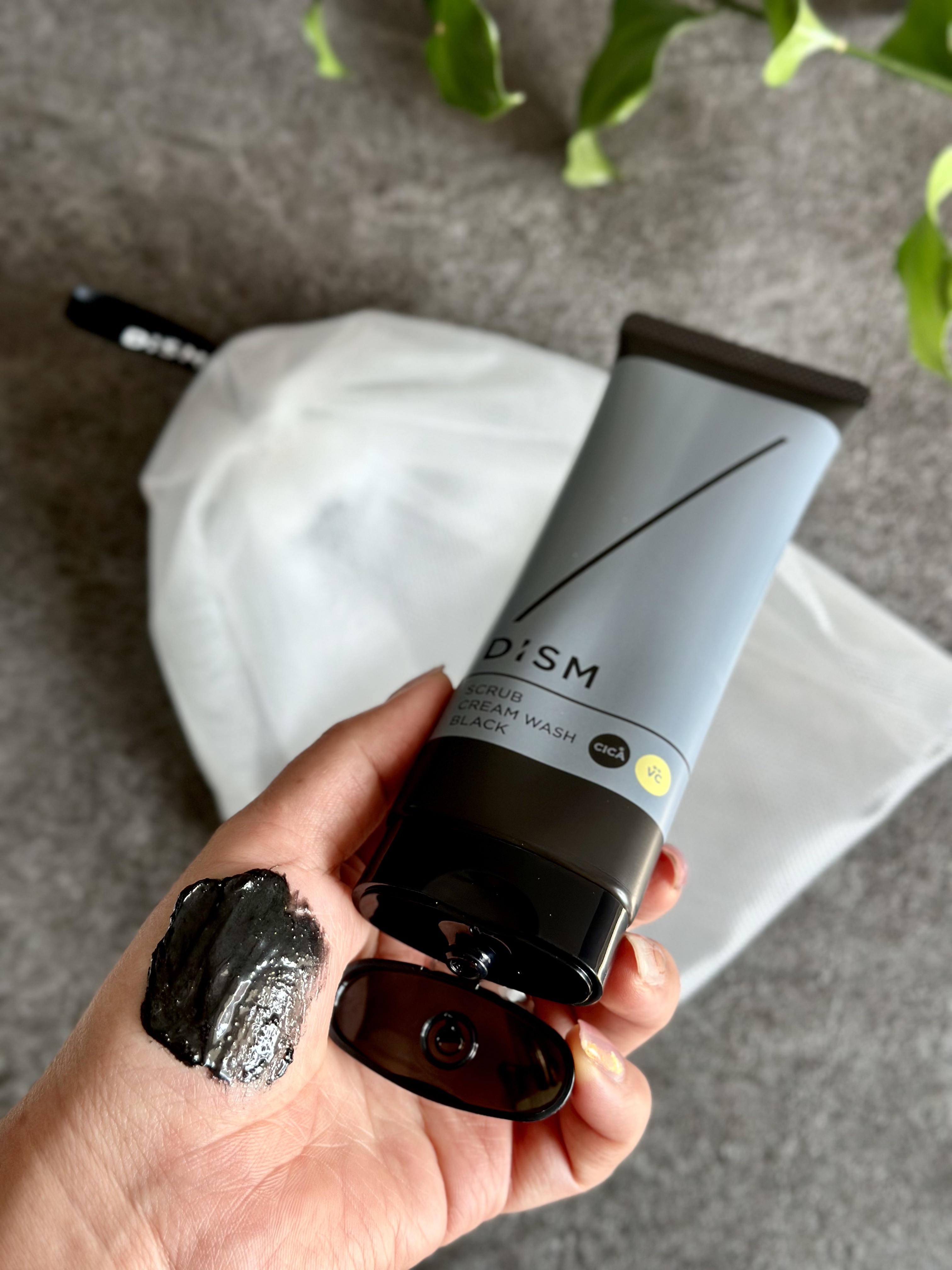 ディズム　スクラブクリームウォッシュ ブラック/DISM/洗顔フォームを使ったクチコミ（2枚目）