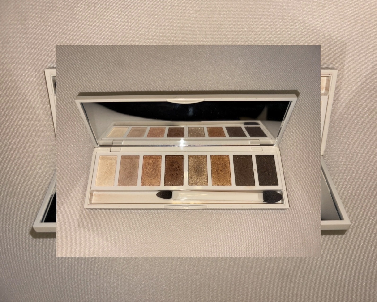 グラマラスヌード アイパレット (クリスマスコフレ 2017)/Visée/メイクアップキットを使ったクチコミ（1枚目）