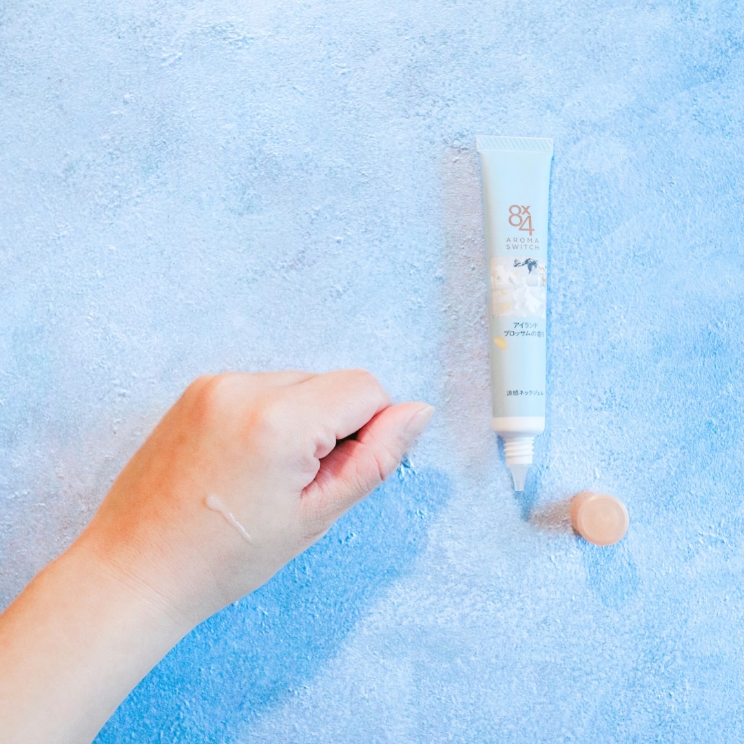 8x4 アロマスイッチ 涼感ネックジェル アイランドブロッサムの香り/８ｘ４/デオドラント・制汗剤を使ったクチコミ（3枚目）