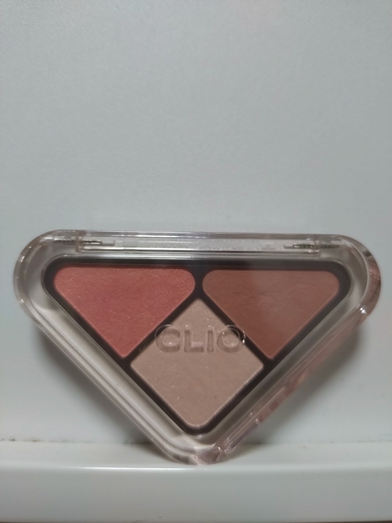 エッセンシャル シャドウ タップ/CLIO/アイシャドウパレットを使ったクチコミ（2枚目）