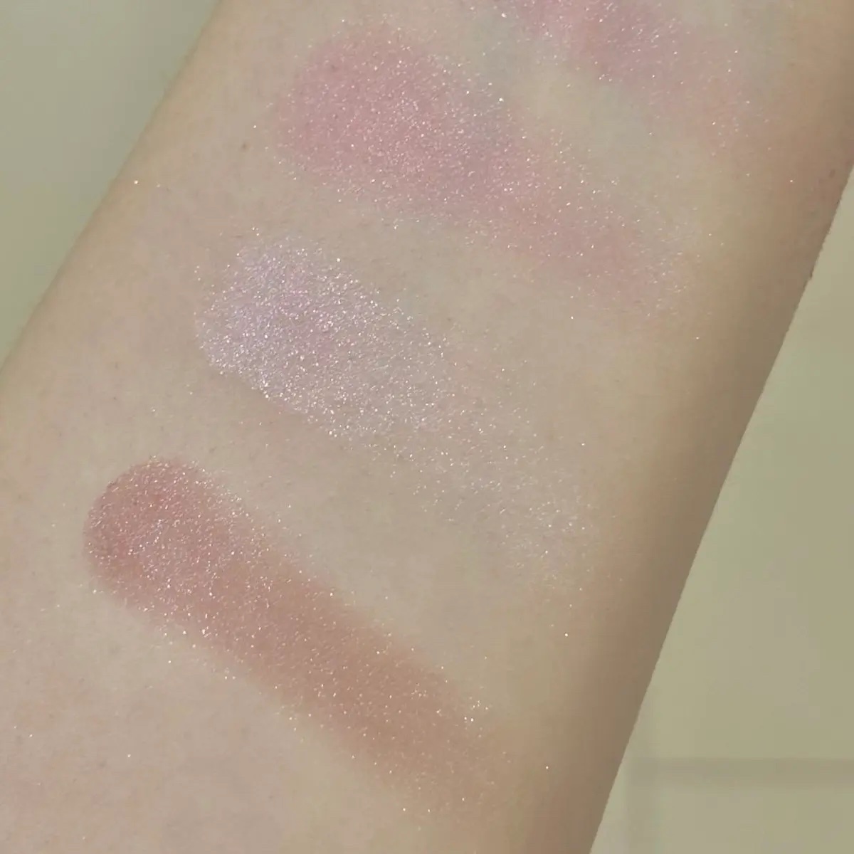 エッセンシャル シャドウ タップ/CLIO/アイシャドウパレットを使ったクチコミ（3枚目）