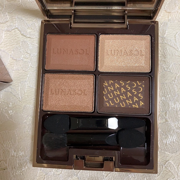 セレクション・ドゥ・ショコラアイズ/LUNASOL/アイシャドウパレットを使ったクチコミ（2枚目）