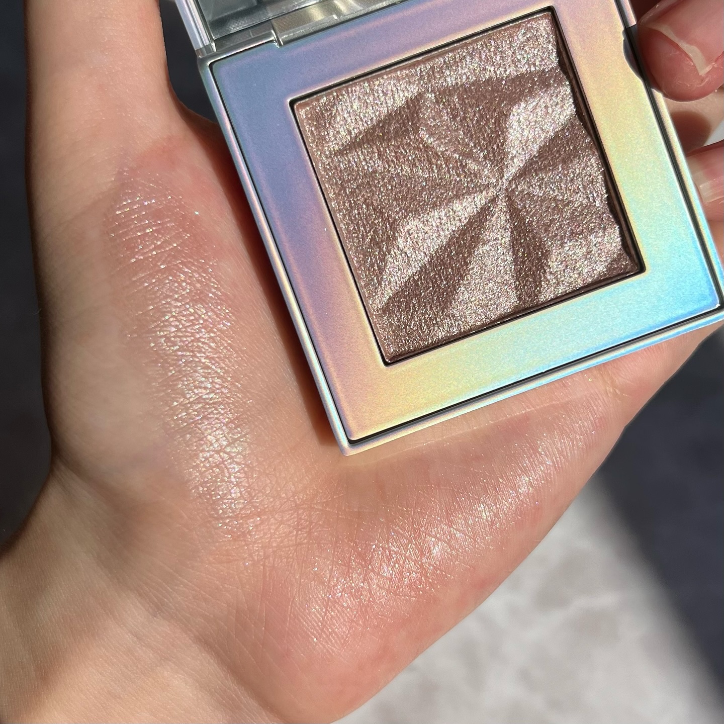 オーロラ ハイライト/LionWell（ライオンウェル）/パウダーハイライトを使ったクチコミ（3枚目）