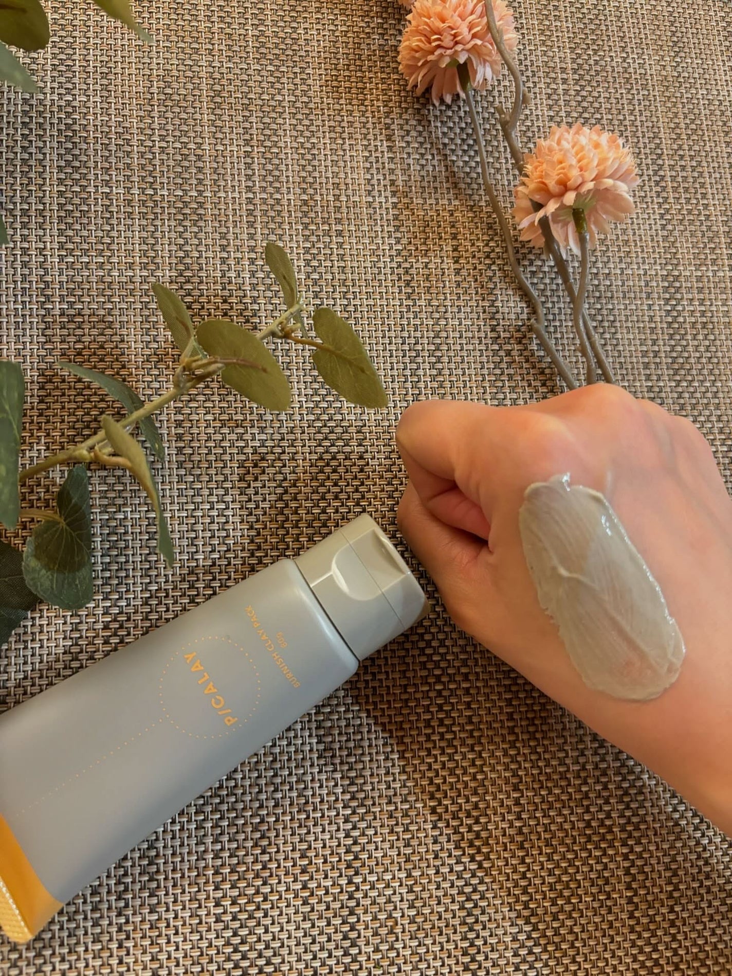 chisato on LIPS 「つるん肌へ素肌を導く泥パック✨なめらかむっちりしたテクスチャー..」(4枚目)