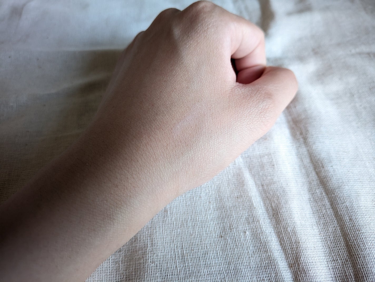 グロー プレイ ライトフル C3 トーン アップ プライマー SPF 50+/M・A・C/化粧下地を使ったクチコミ(3枚目)