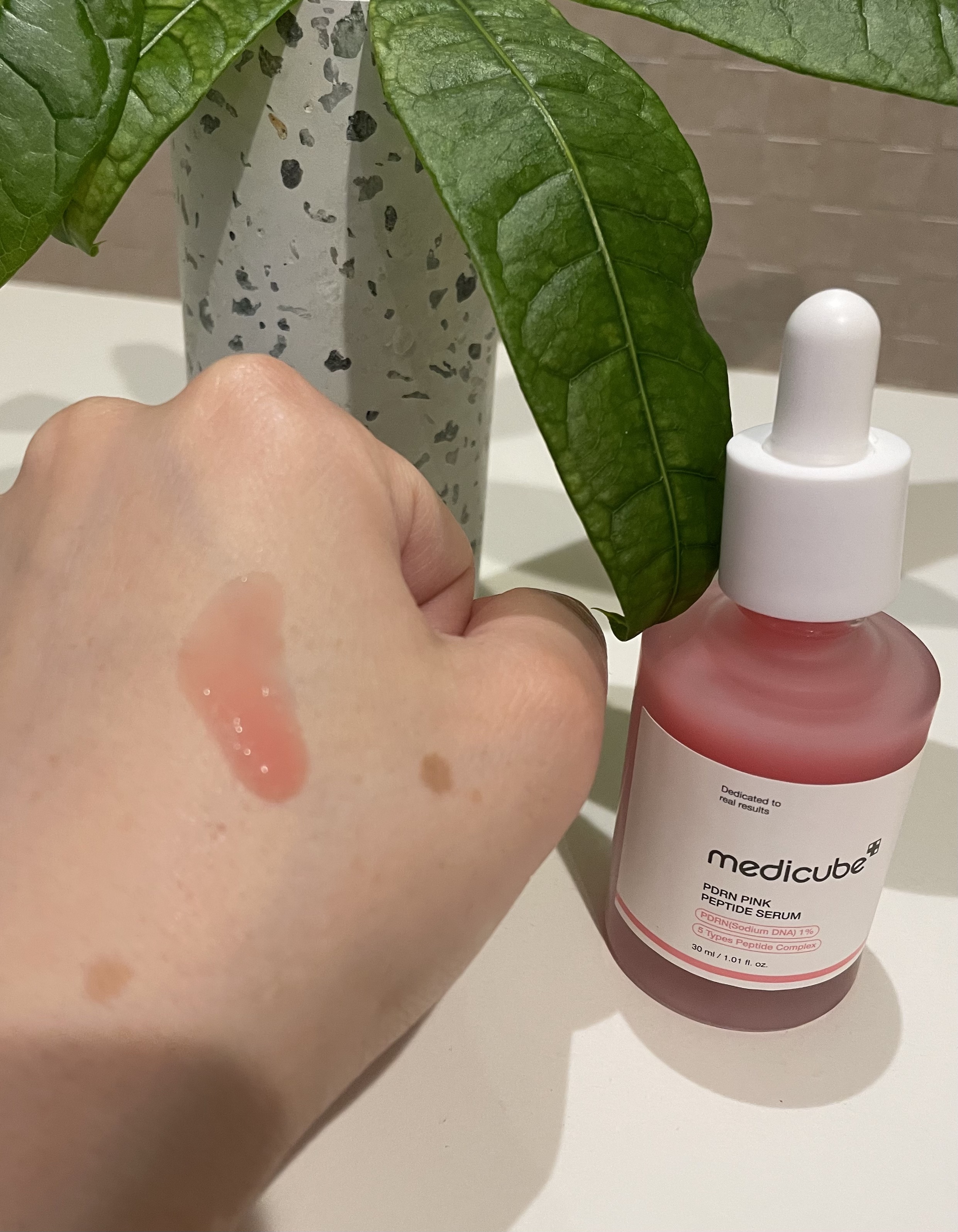 PDRNピンクアンプル PDRN 10,000ppm配合/MEDICUBE/美容液を使ったクチコミ（2枚目）