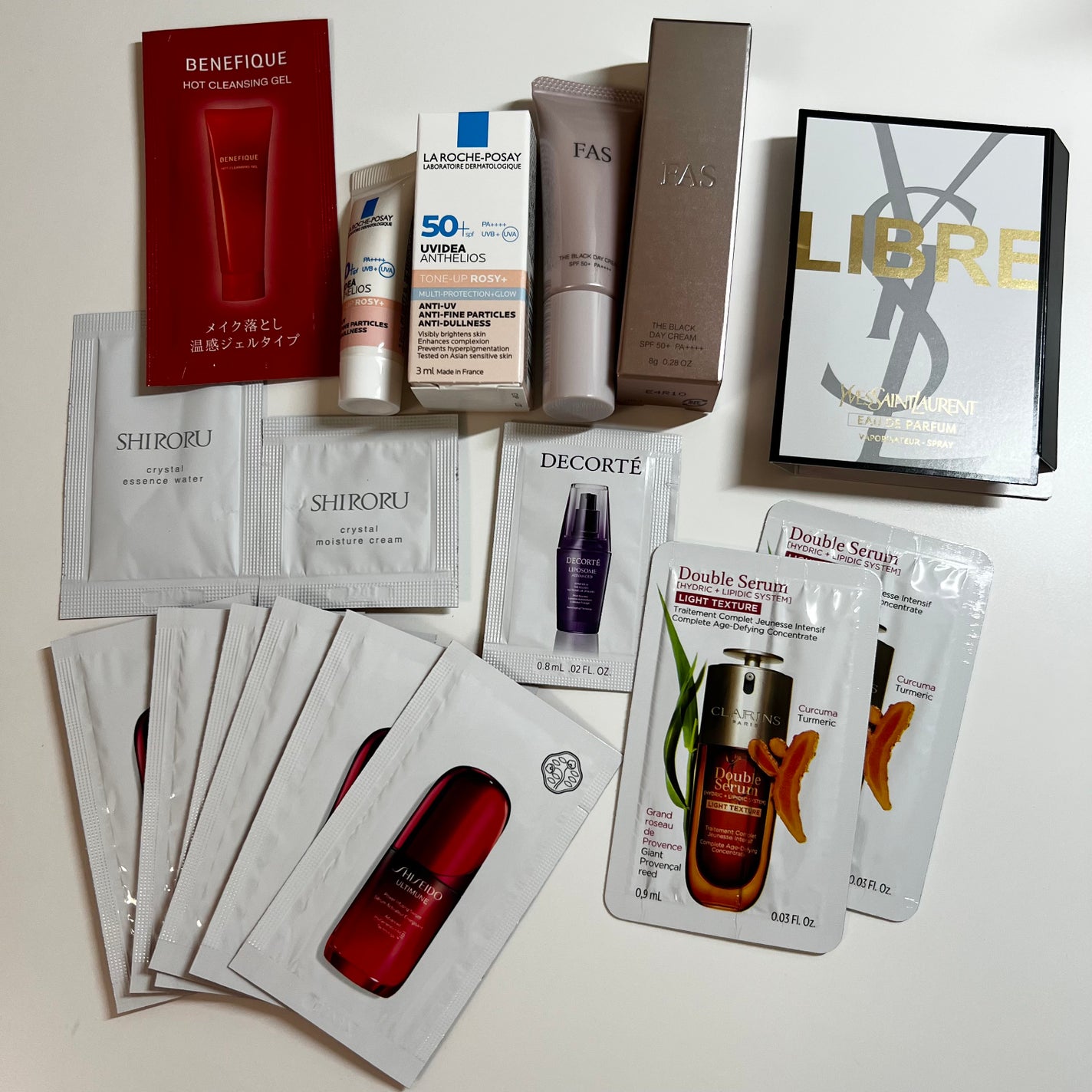 u.フォロバ on LIPS 「今月の付録やばいー!マキア、VOCEどちらも通常版を買いました..」(3枚目)