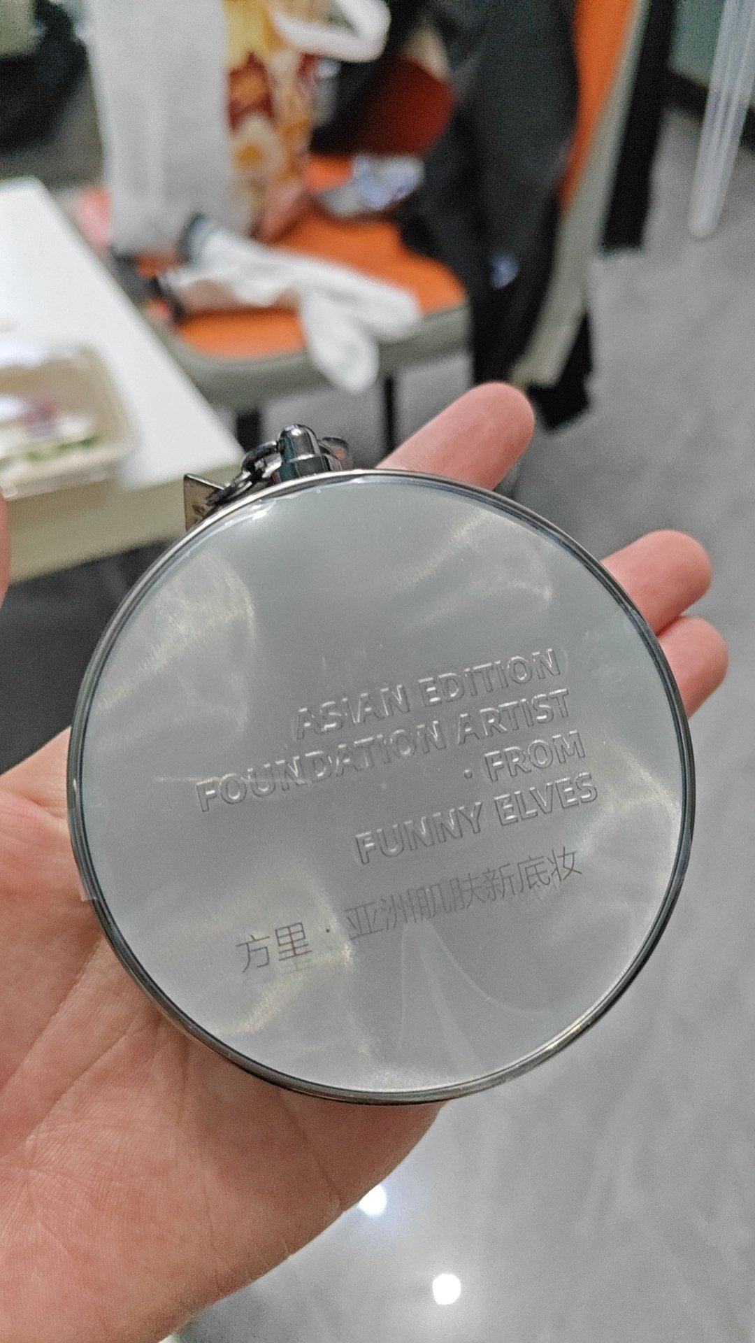 ロングウェア エア クッションファンデーション E01/FUNNY ELVES方里/クッションファンデーションを使ったクチコミ（2枚目）