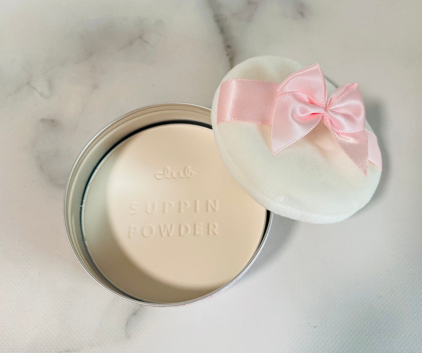 すっぴんパウダーC パステルローズの香り/クラブ/プレストパウダーを使ったクチコミ(3枚目)