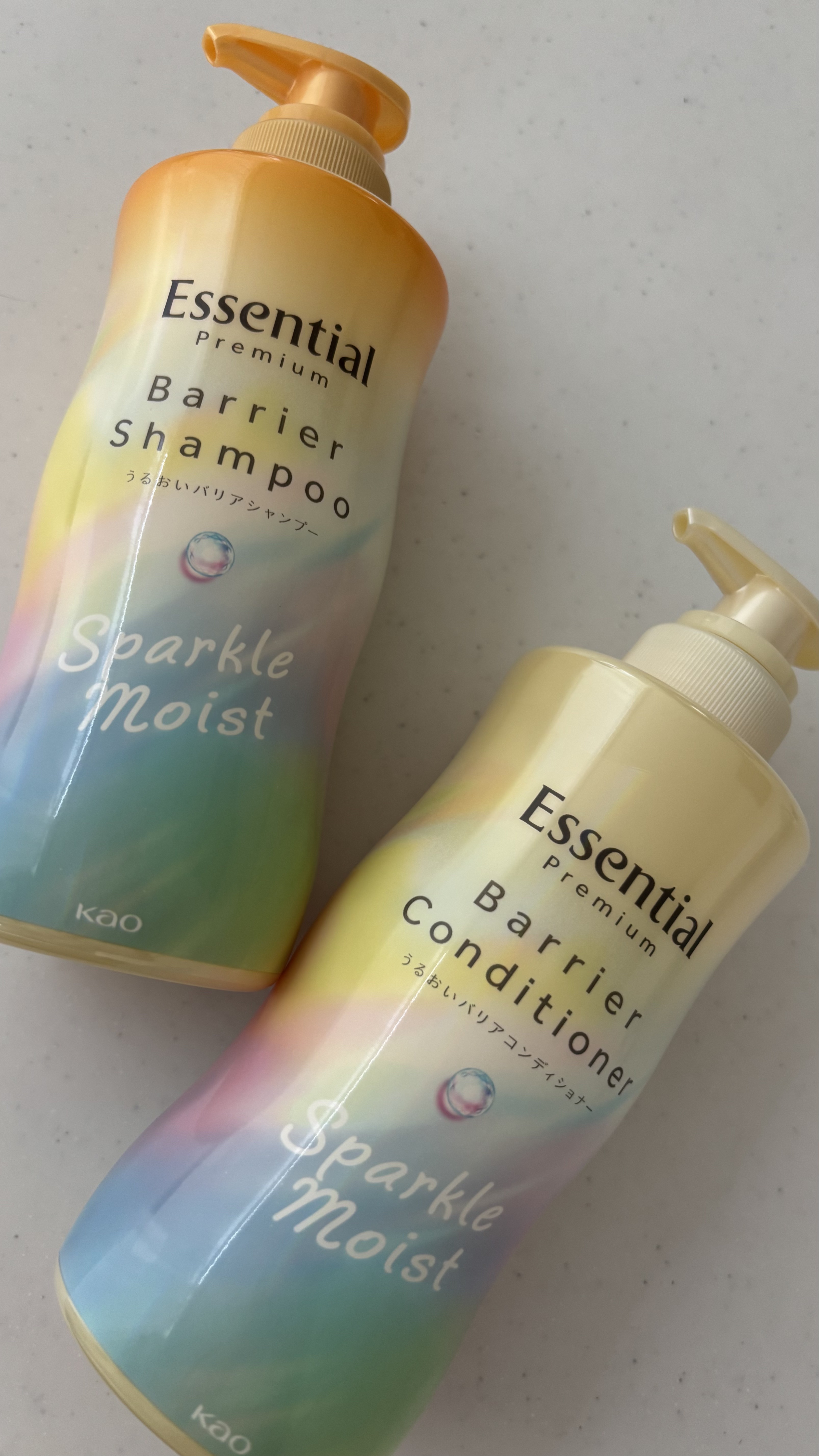 今回リップスを通して、エッセンシャルから
シャンプーコンディショナーの提供をいただきました！

昔からエッセンシャルを使ってたから
いただいたとき、びっくり！
ボトルがかわい〜💕
お風呂場に置いておくだけでテンション上がる⤴️

ハイダメ