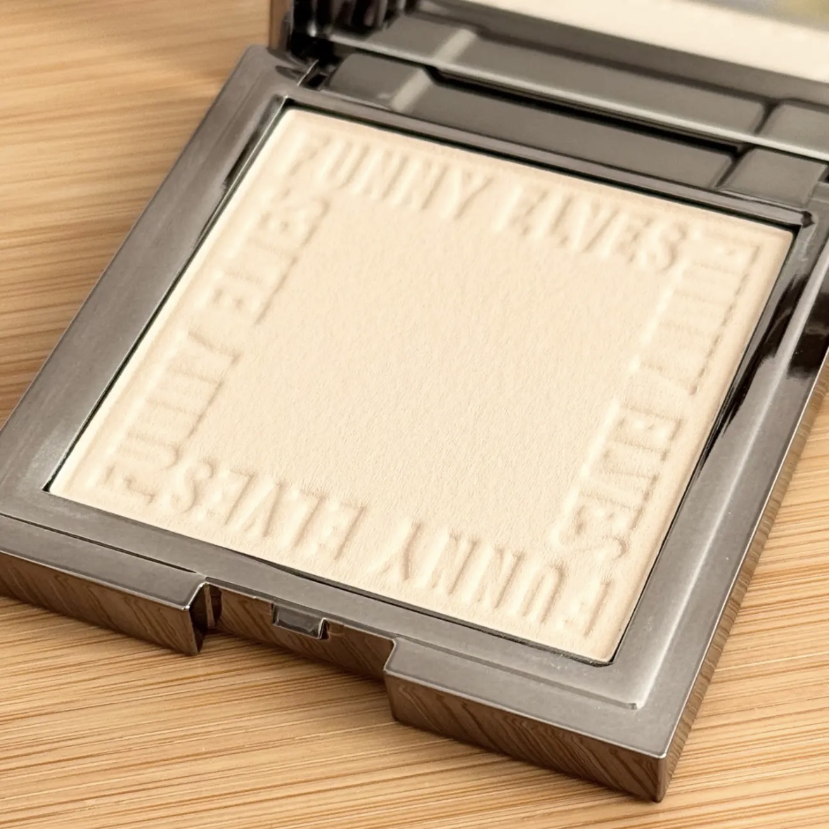 ソフトマットプレストパウダー/FUNNY ELVES方里/プレストパウダーを使ったクチコミ（2枚目）