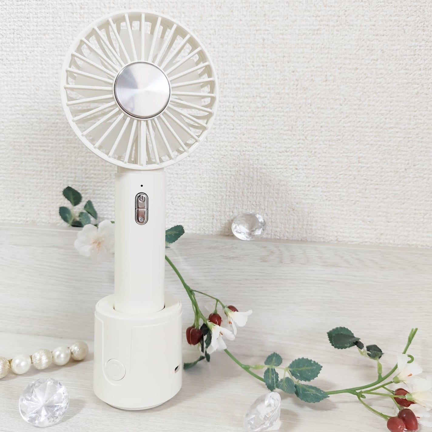 あお on LIPS 「お出かけの必需品になった、冷却プレート付きハンディファン✨卓上..」(2枚目)