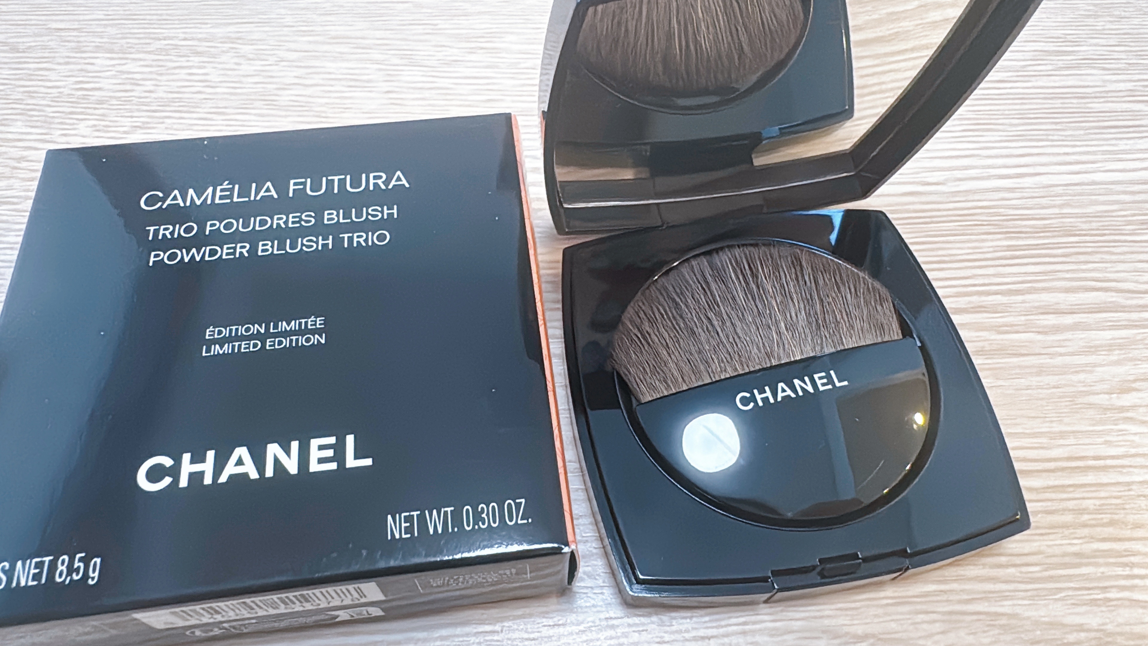 カメリア フトゥーラ/CHANEL/パウダーチークを使ったクチコミ（2枚目）